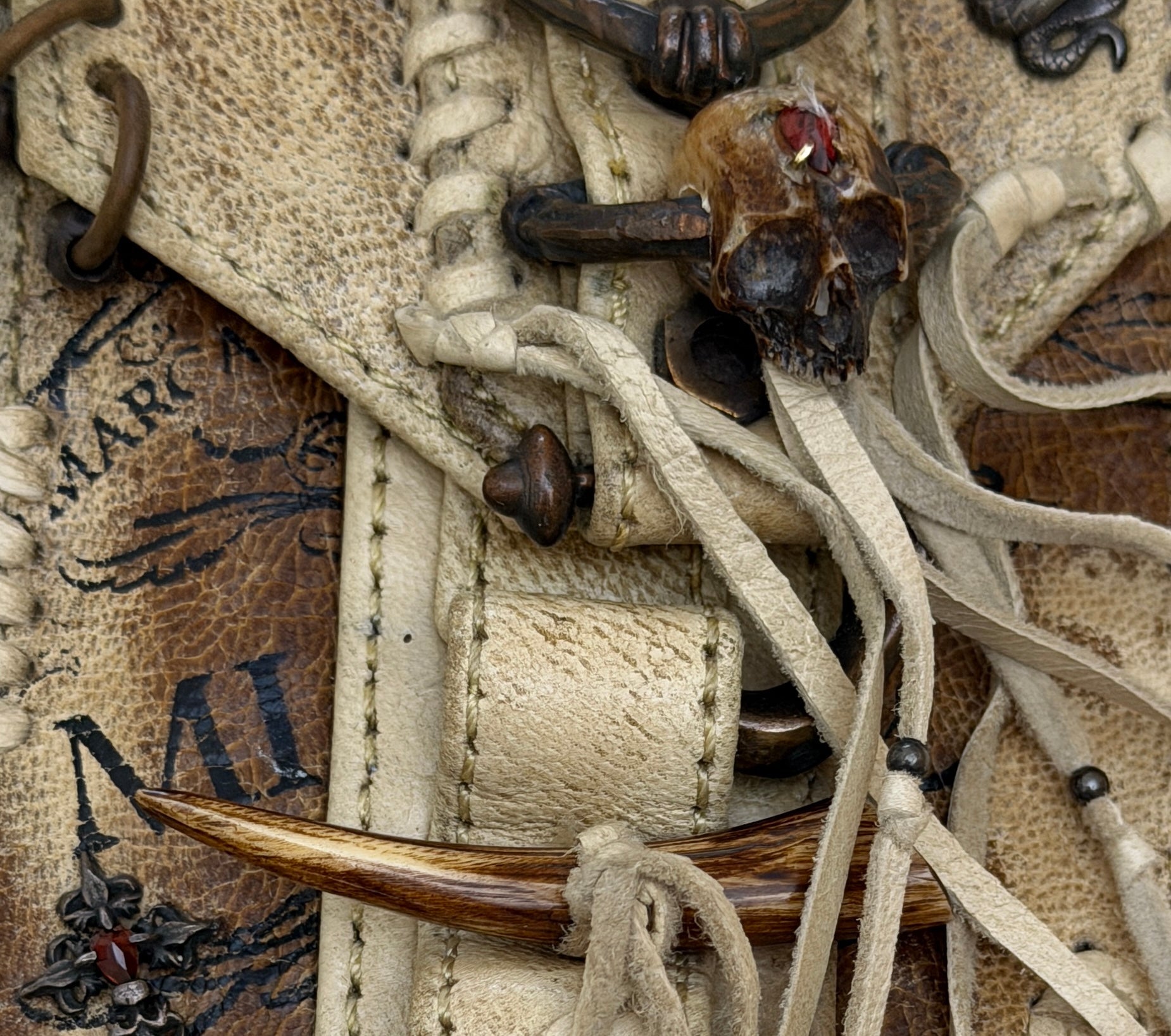 14th Addiction 2008 Treasure Wallet W/Skull - wintexarchive