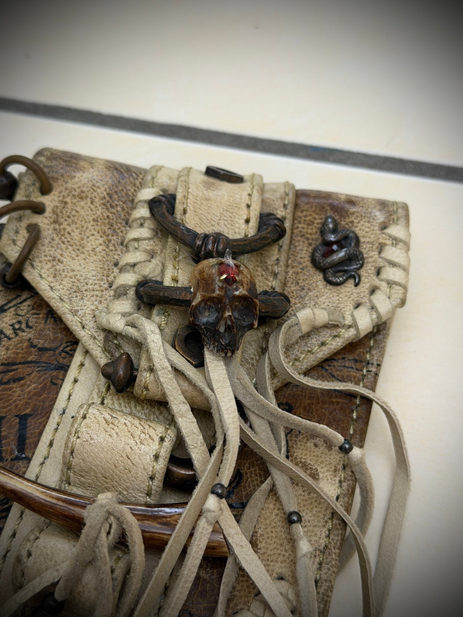 14th Addiction 2008 Treasure Wallet W/Skull - wintexarchive