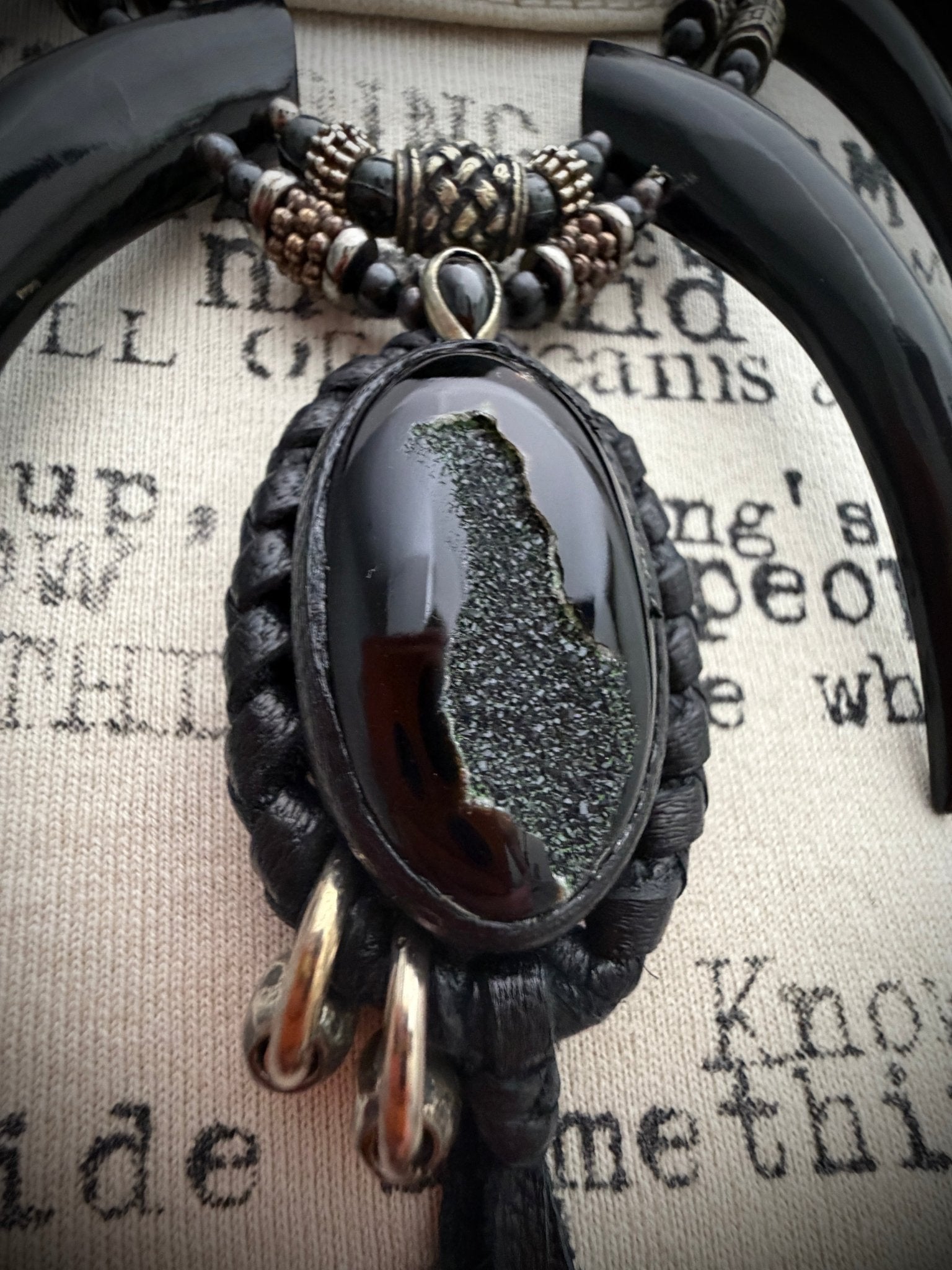 14th Addiction Glitter Fang Necklace - wintexarchive