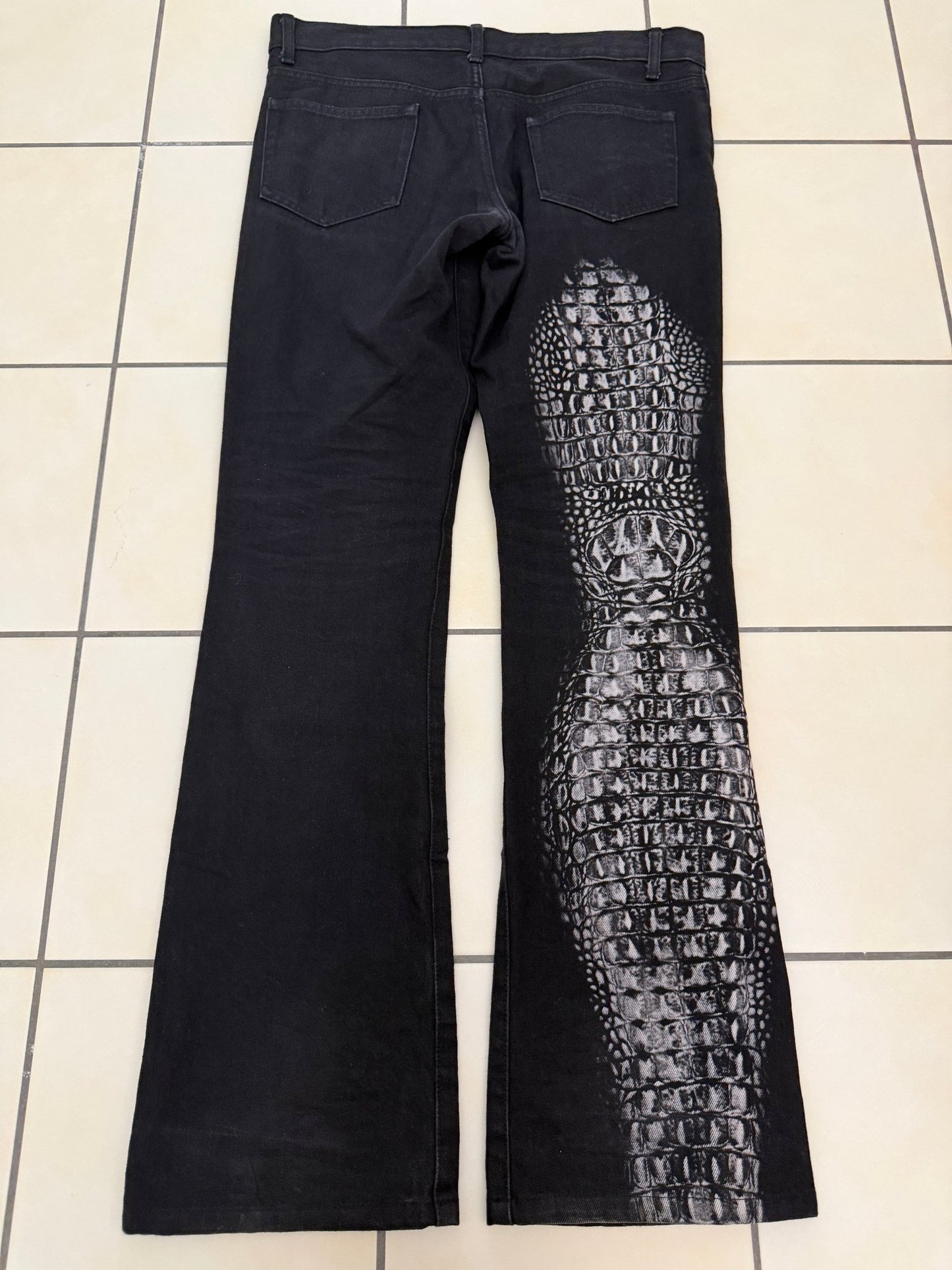 5351 Pour Les Hommes Crocodile Flared Pants - wintexarchive