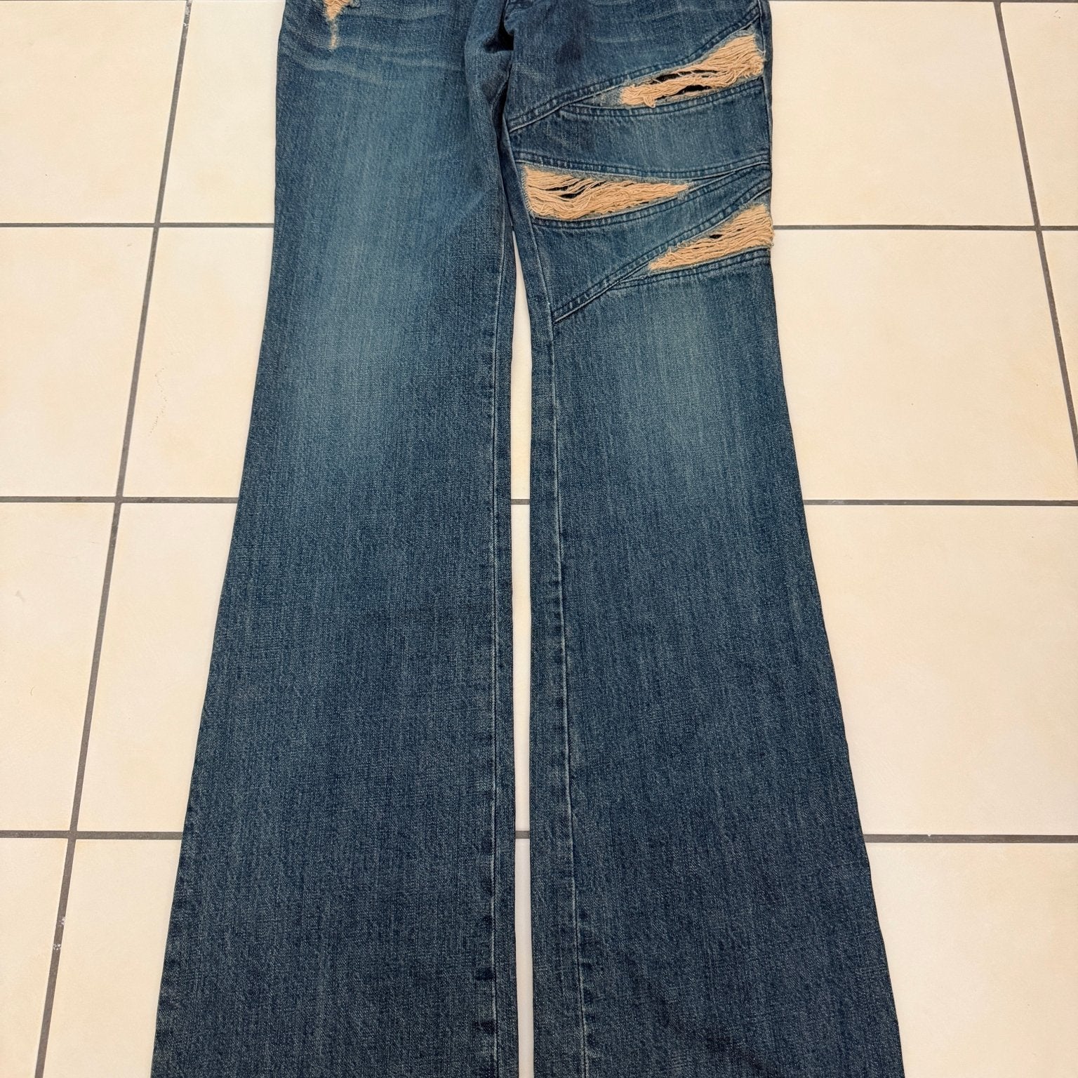 5351 Pour Les Hommes Distressed Python Flared Denim Pants - wintexarchive