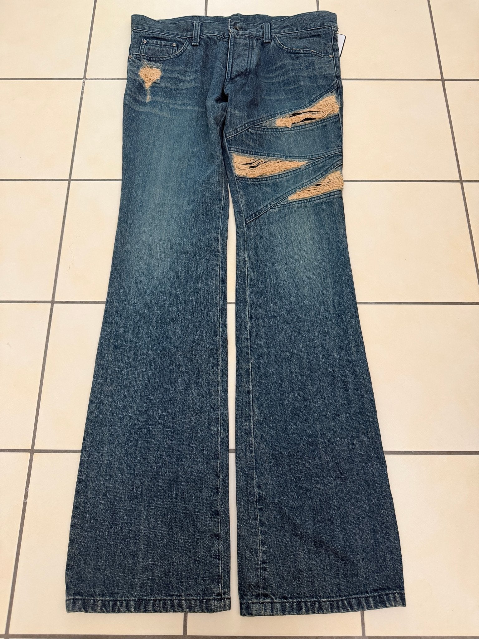 5351 Pour Les Hommes Distressed Python Flared Denim Pants - wintexarchive