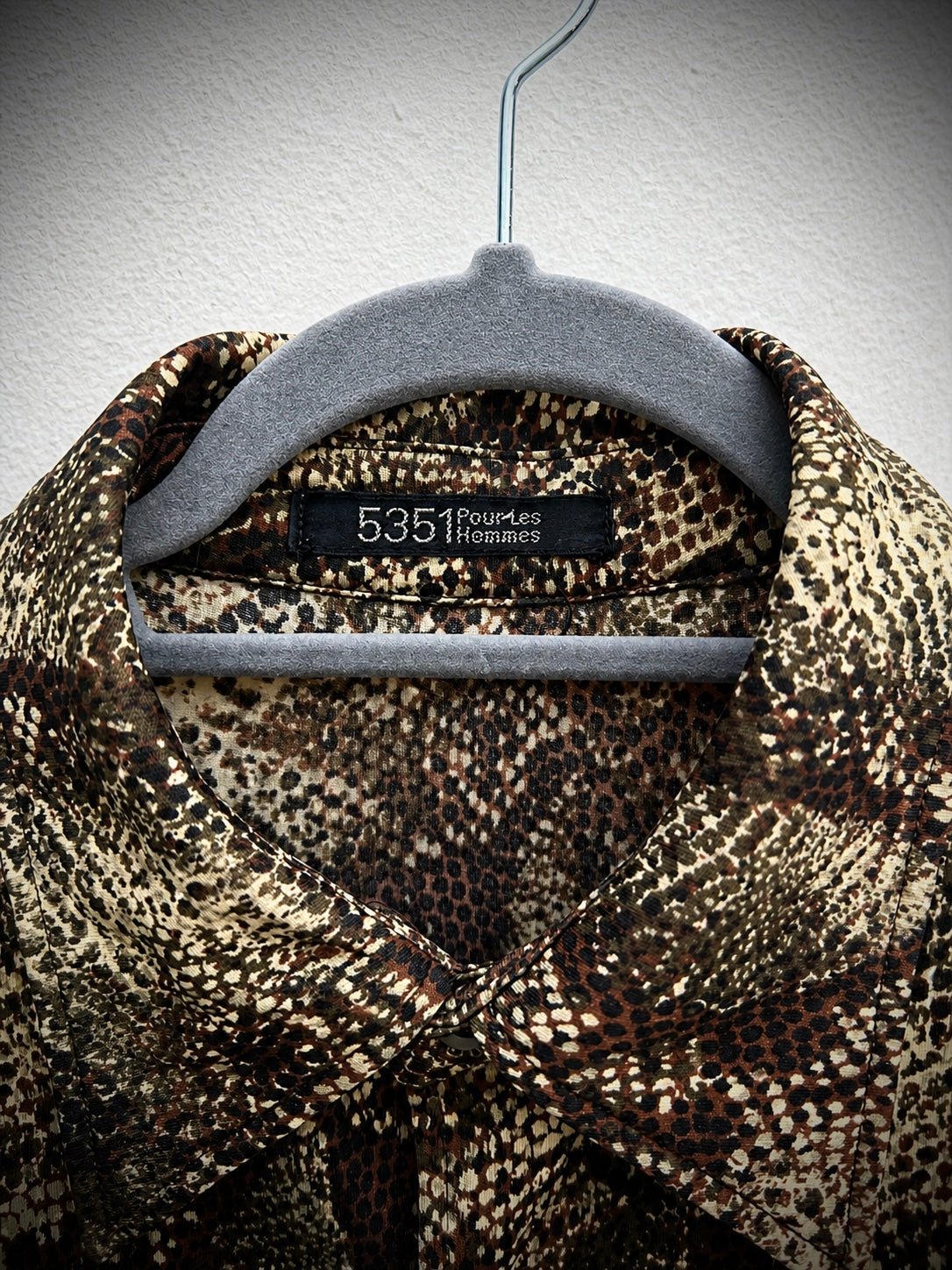 5351 Snakeskin Button Up - wintexarchive