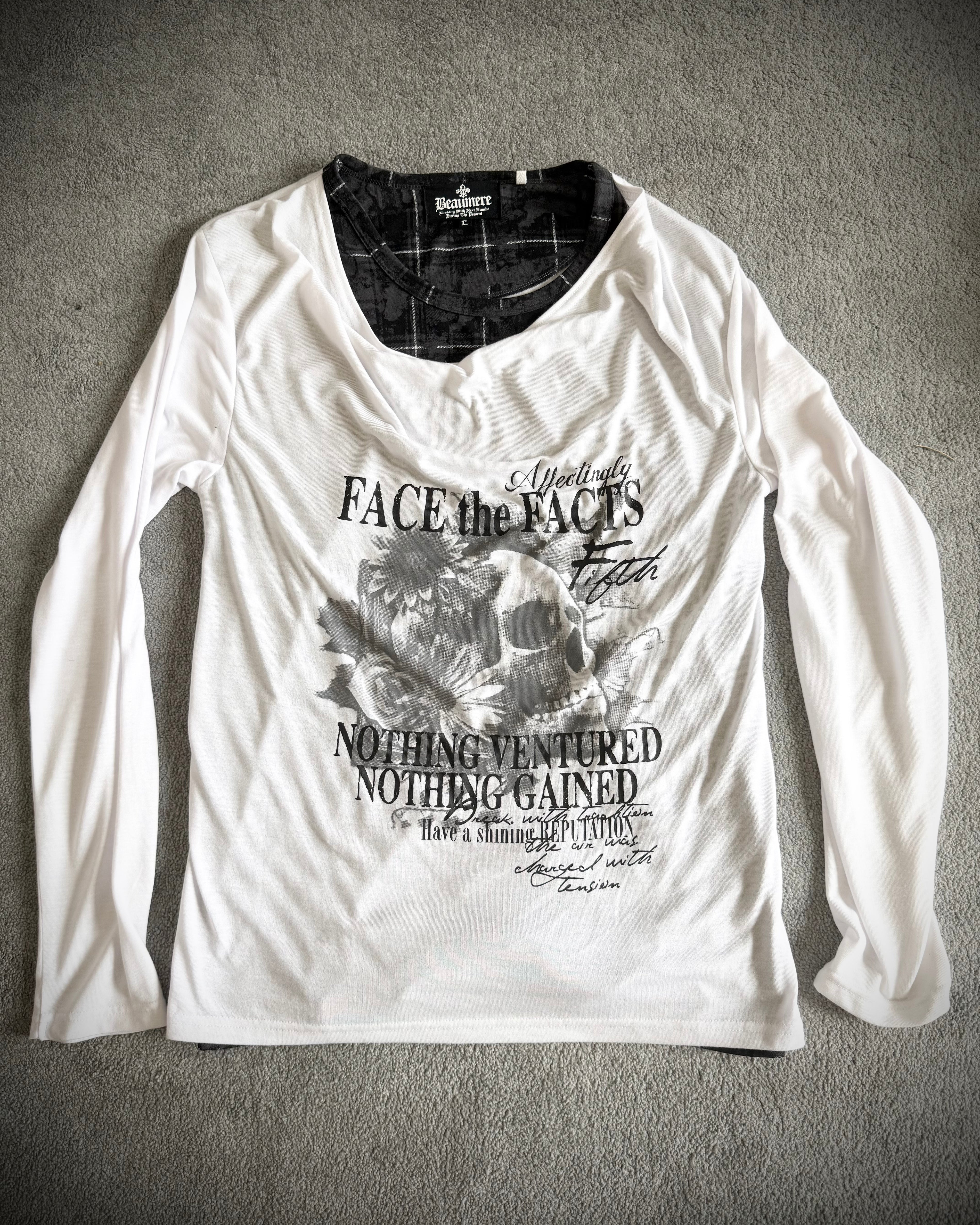 Face the facts double layered skull Longsleeve