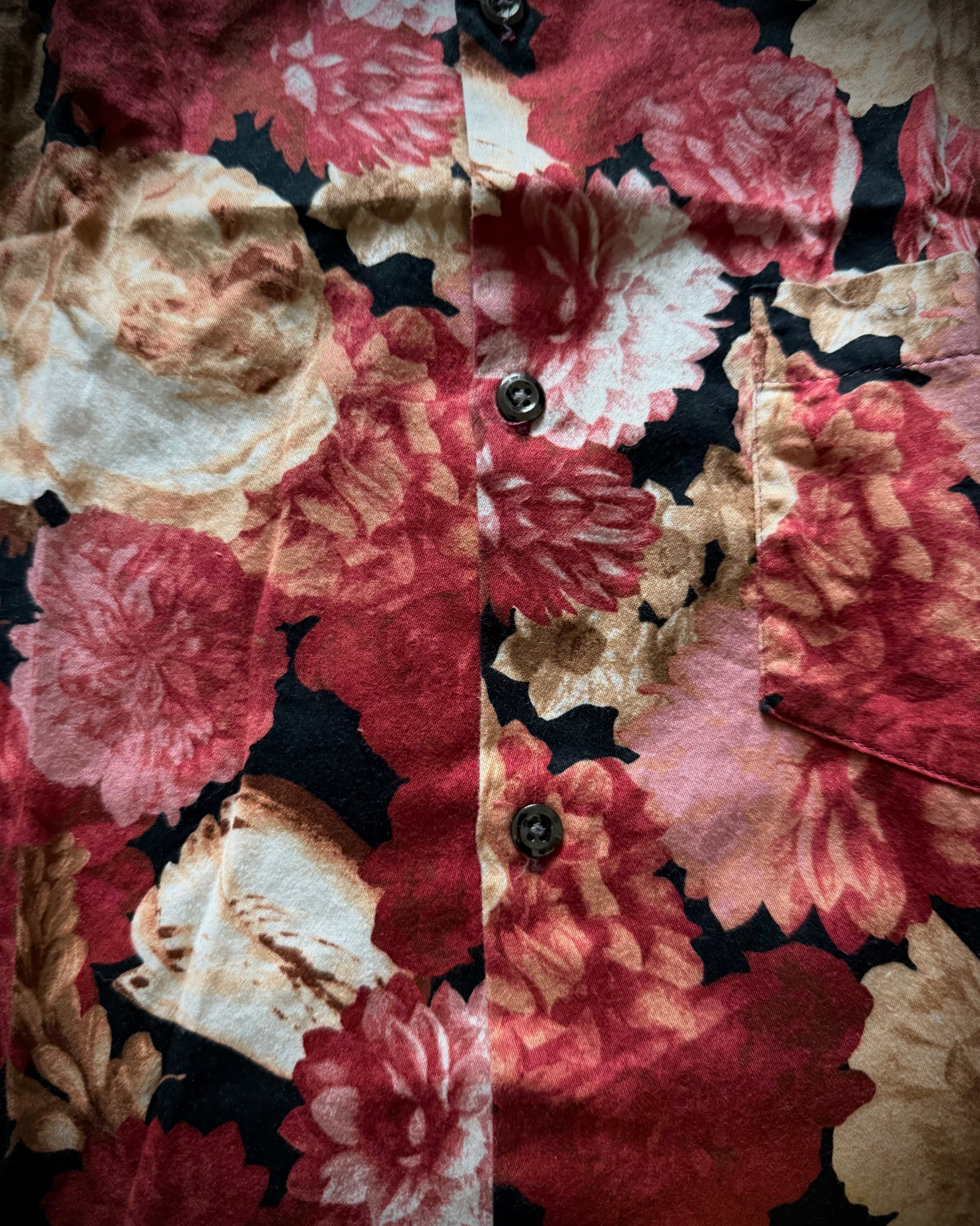 Schlussel flower button up red