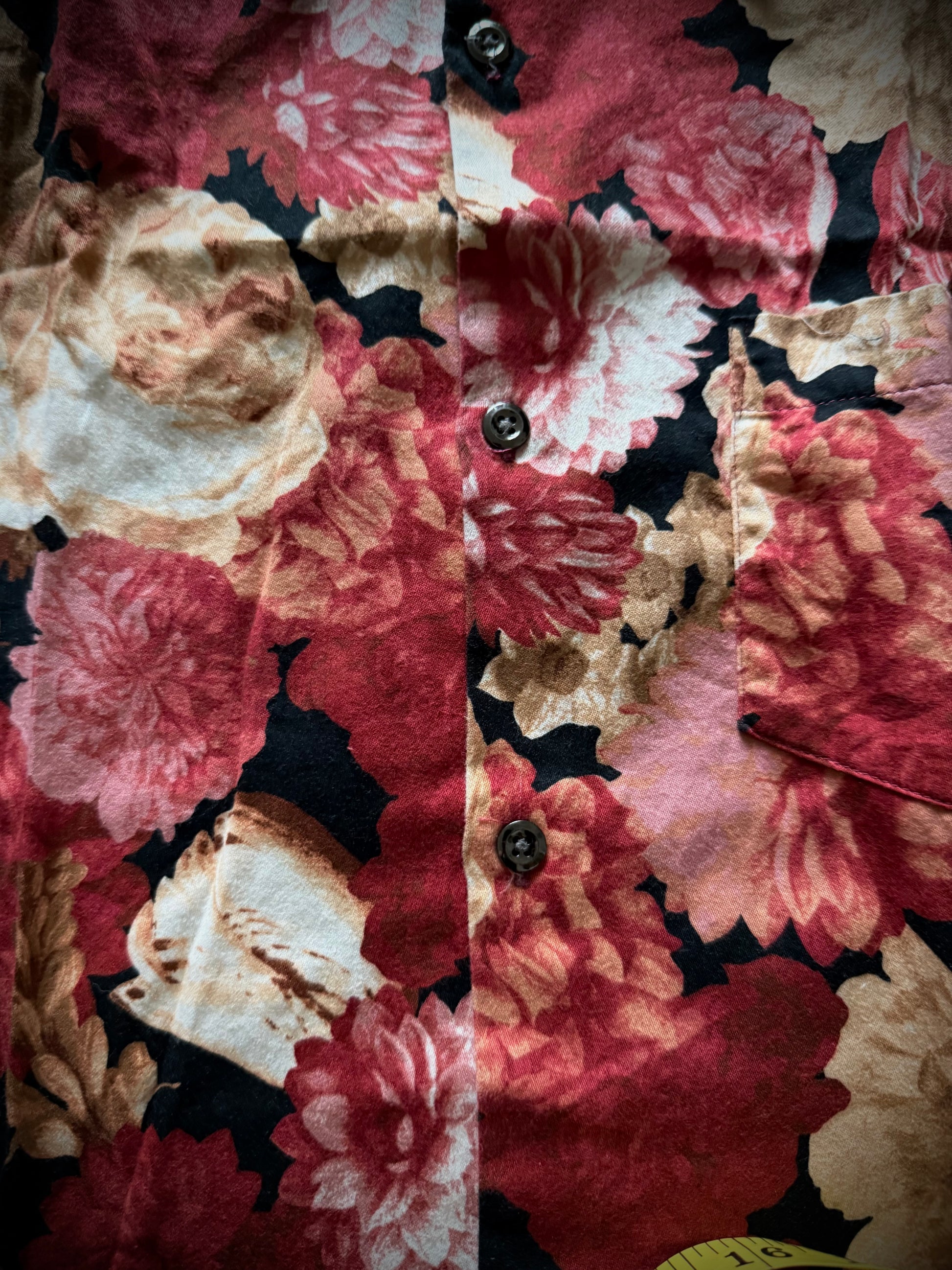 Schlussel flower button up red