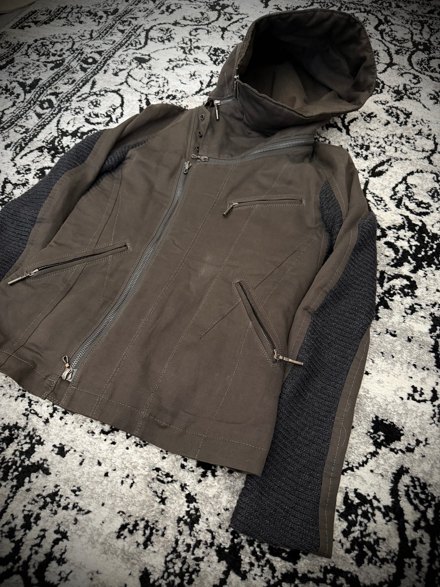 Sistere AW2010 „Scars“ Ninja Hood Jacket