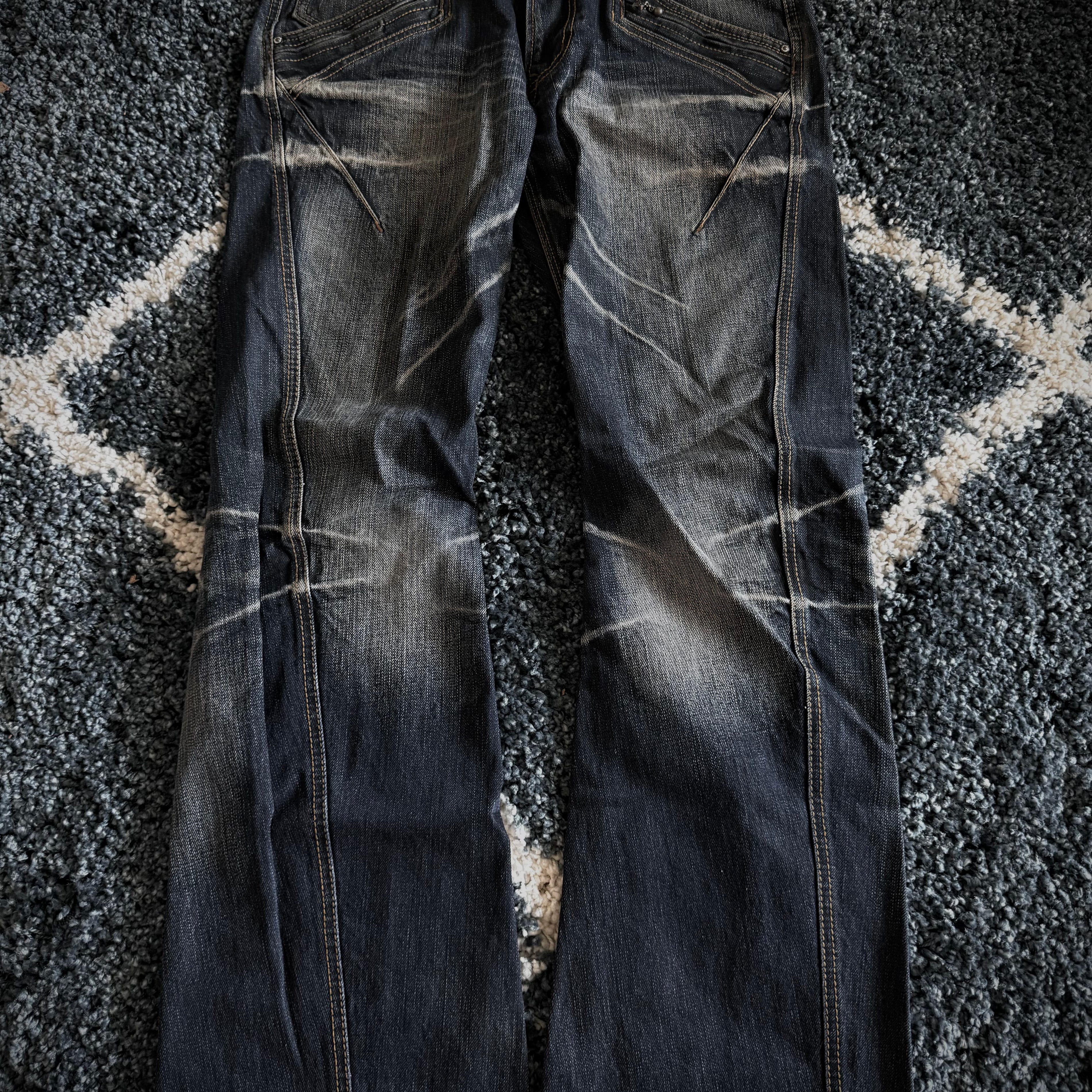 Nicole Club zipp pockets flared denim