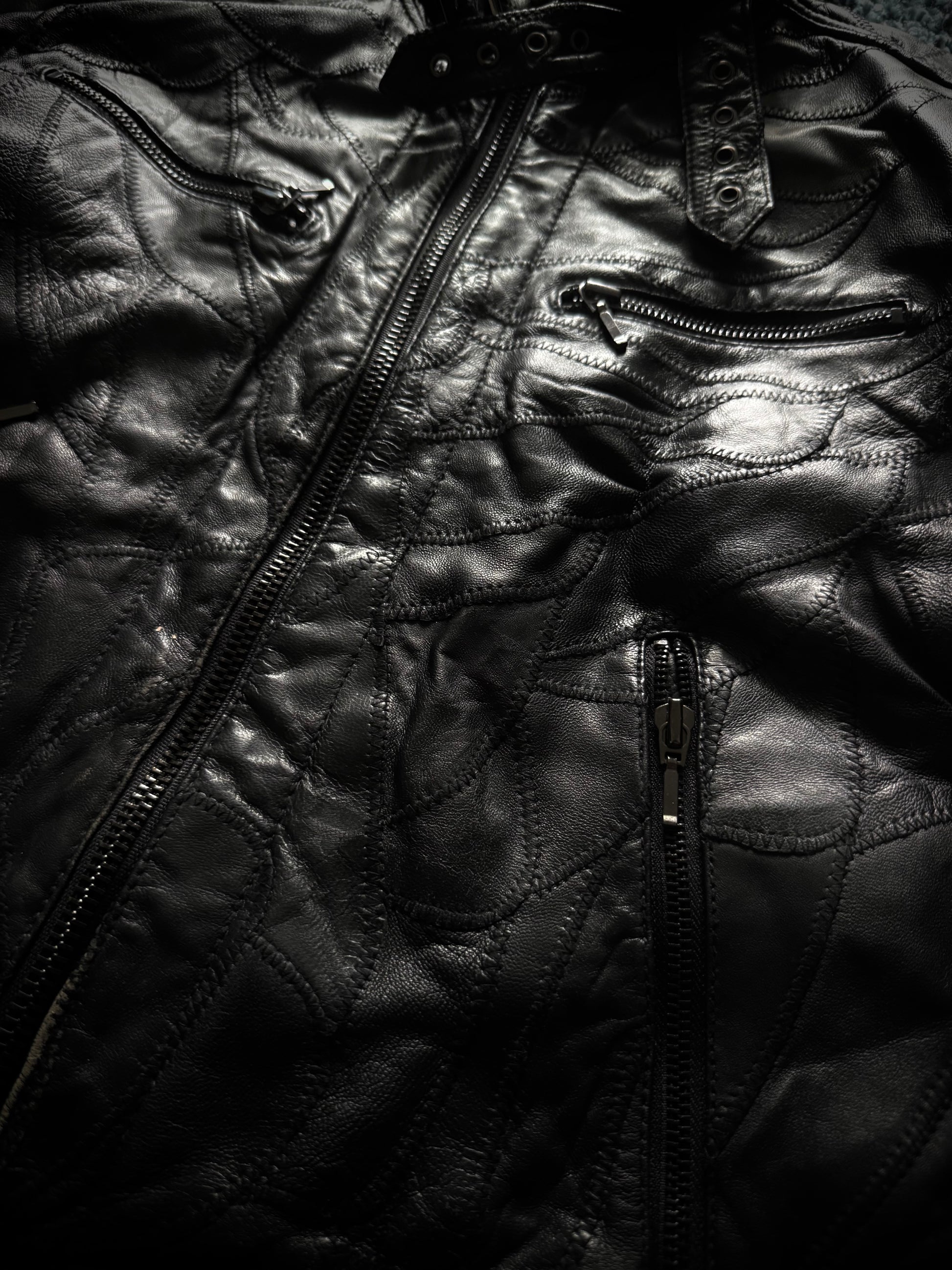 All the way scar stitched bondadge leather rider