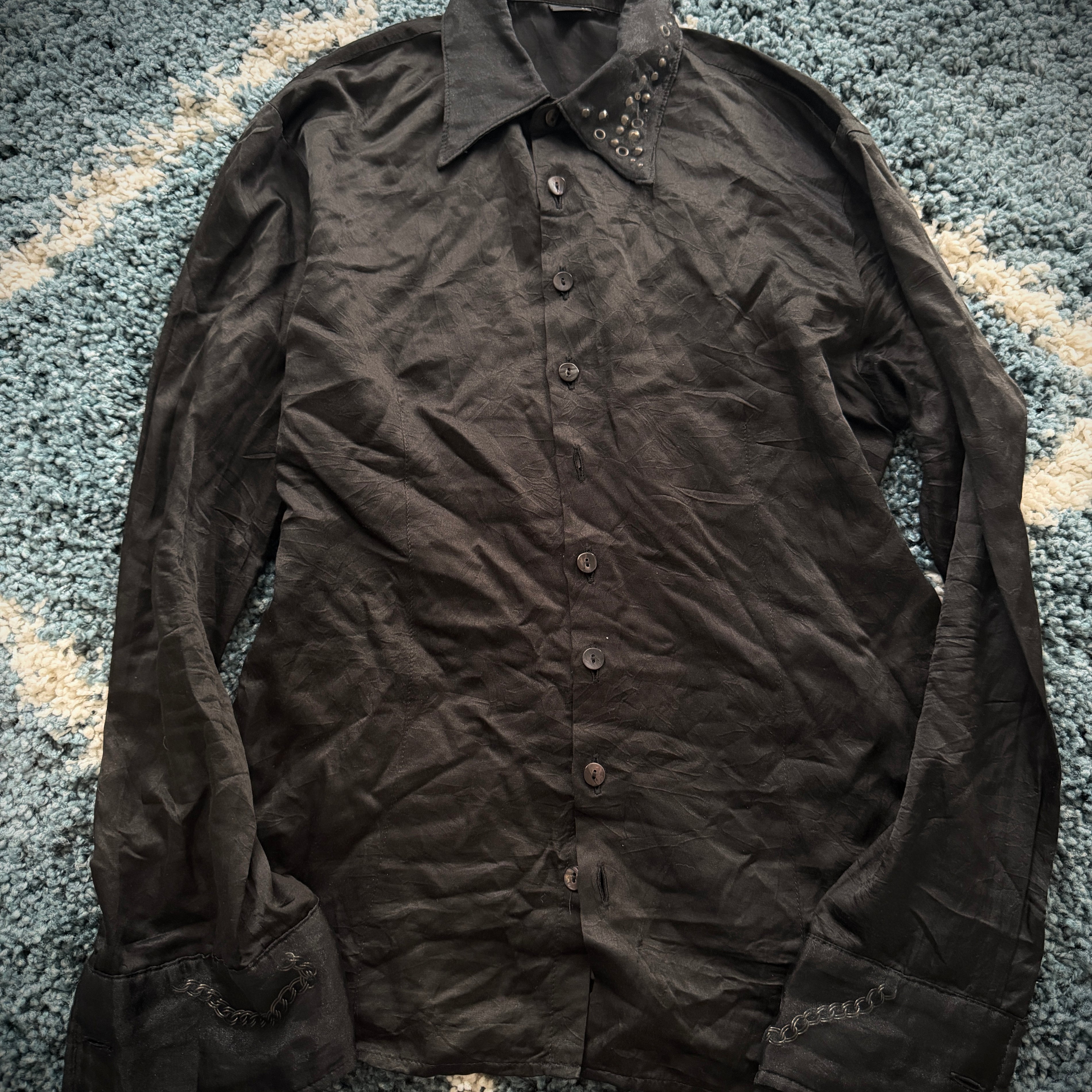 Grow hidden chain & studs dress shirt