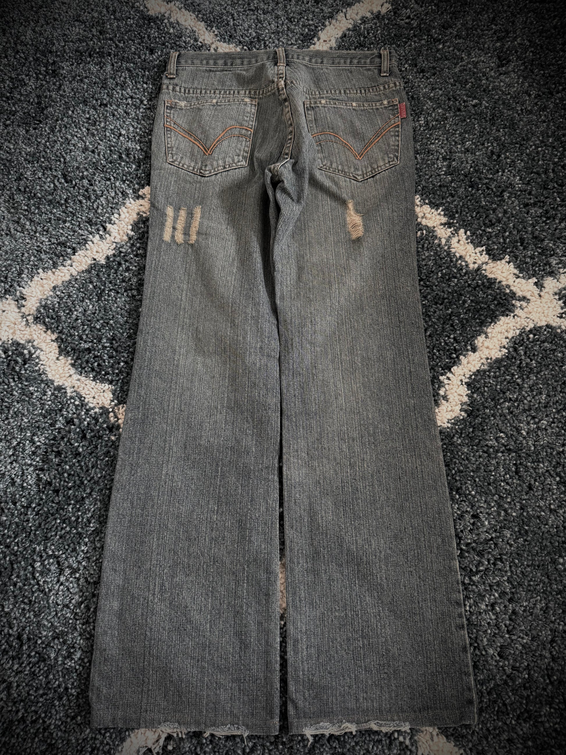 291295 distressed flared denim