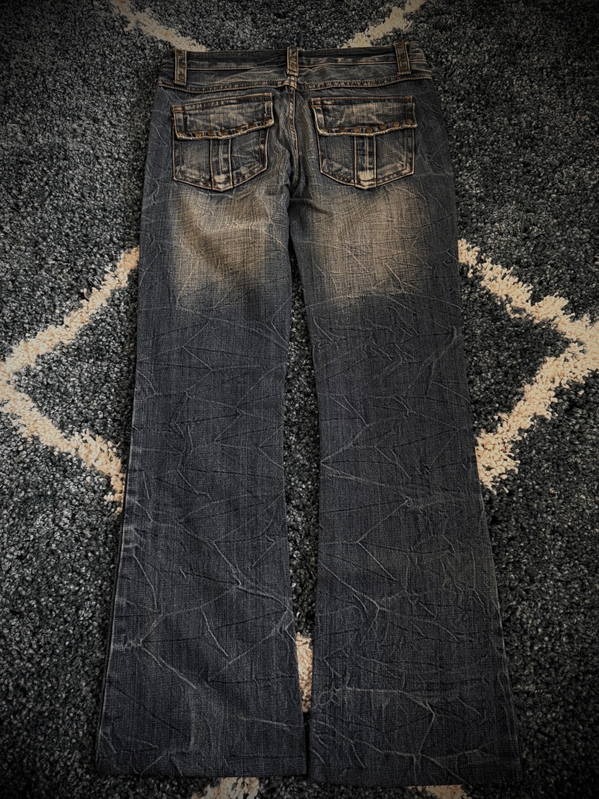Honeycomb & studded flap pockets flared denim