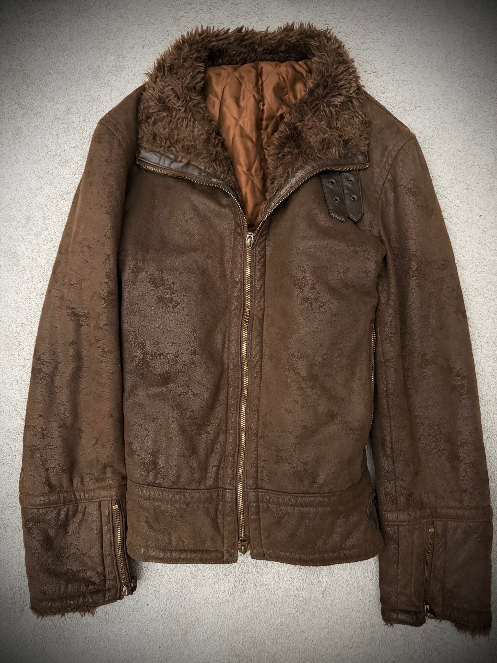 Tornado Mart 00‘s belted cracked waxed fur jacket