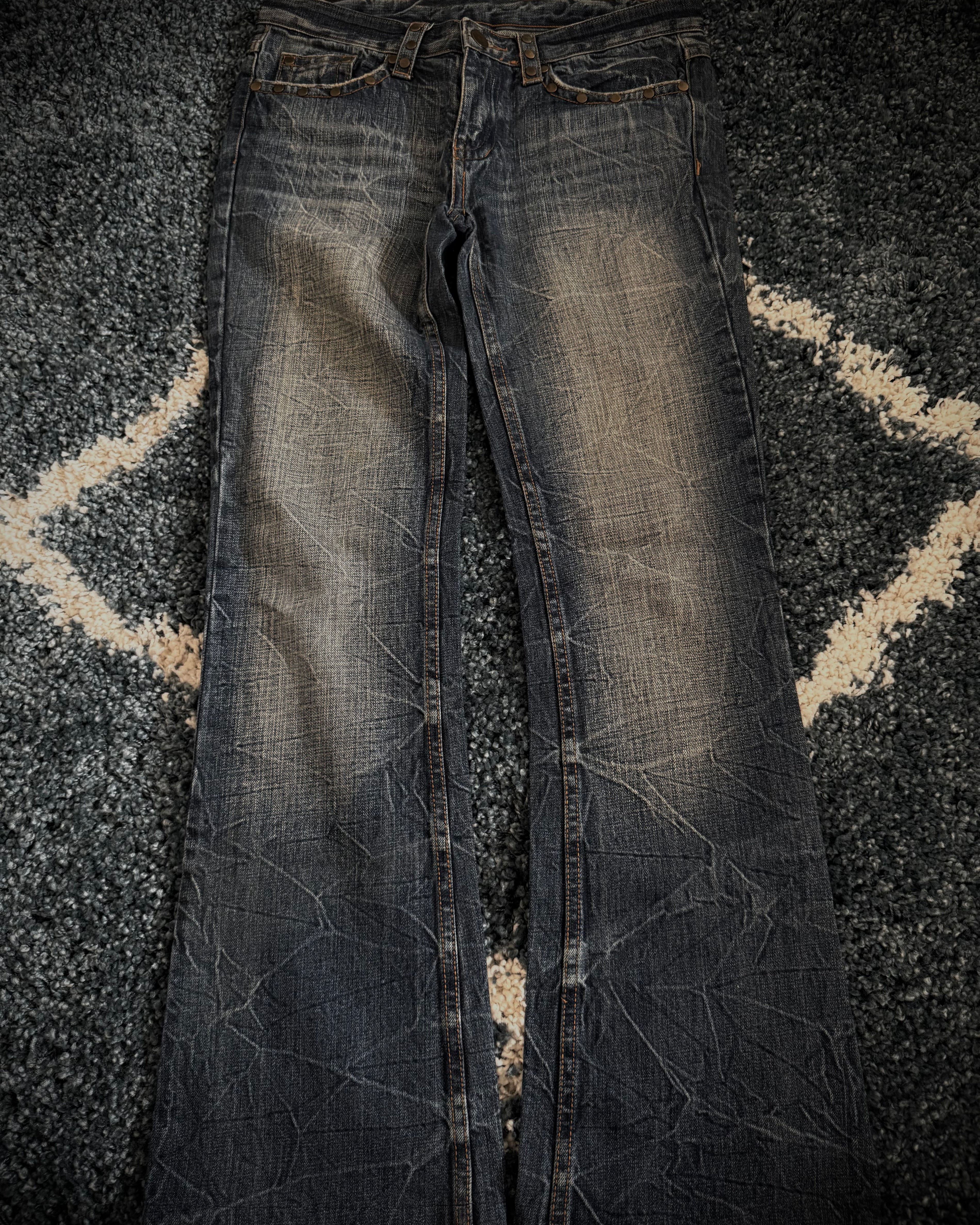 Honeycomb & studded flap pockets flared denim