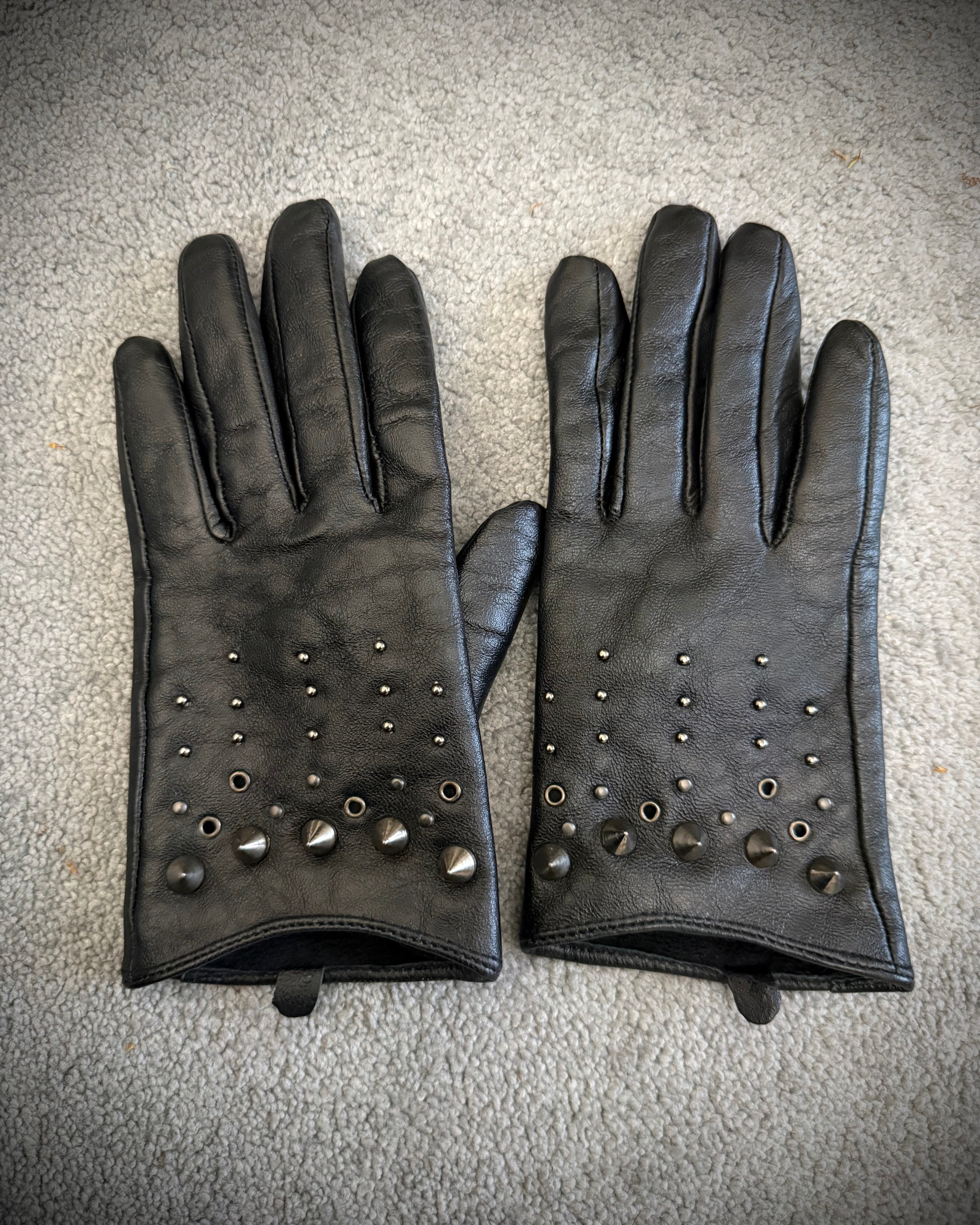 Spiked studded leather gloves