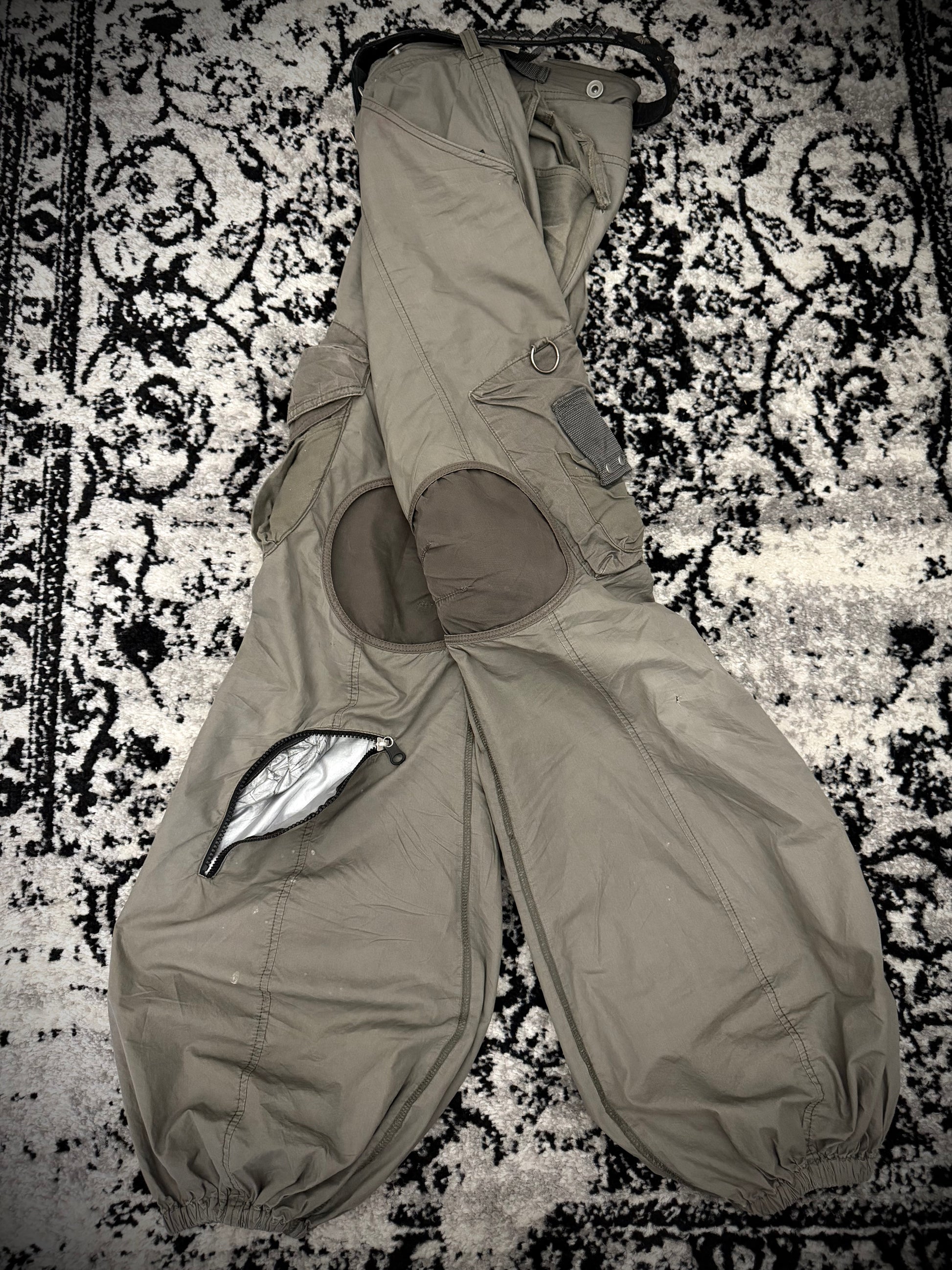 L.G.B. 4/4 Parachute Banana Cargo Pants