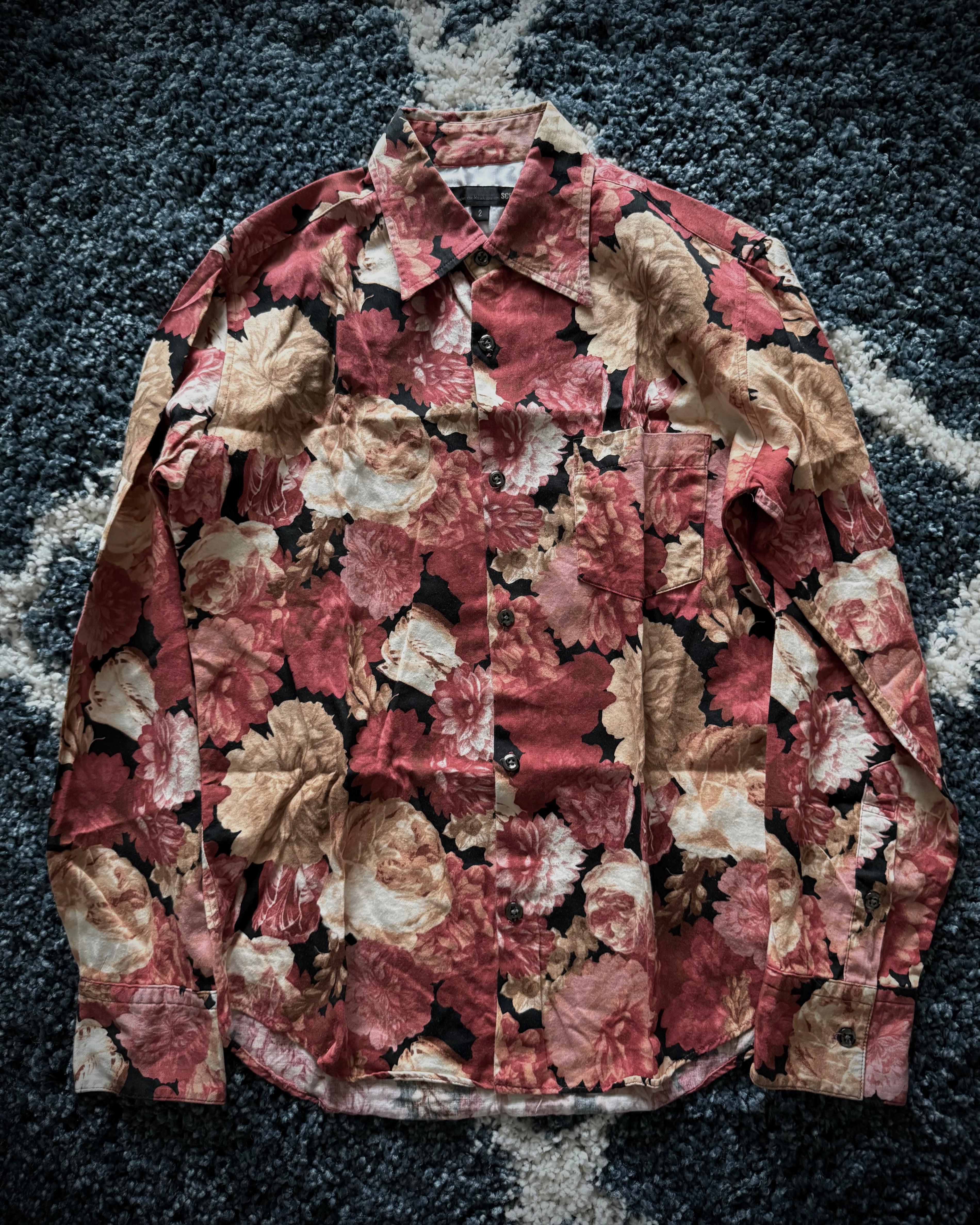 Schlussel flower button up red