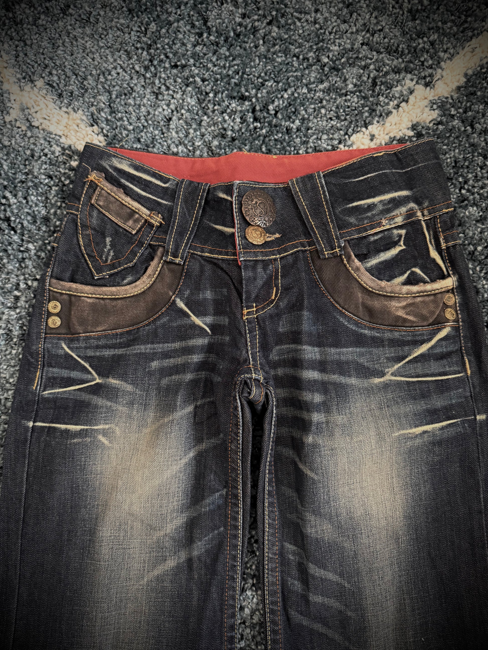 Red Pepper „Kingsman“ flared denim