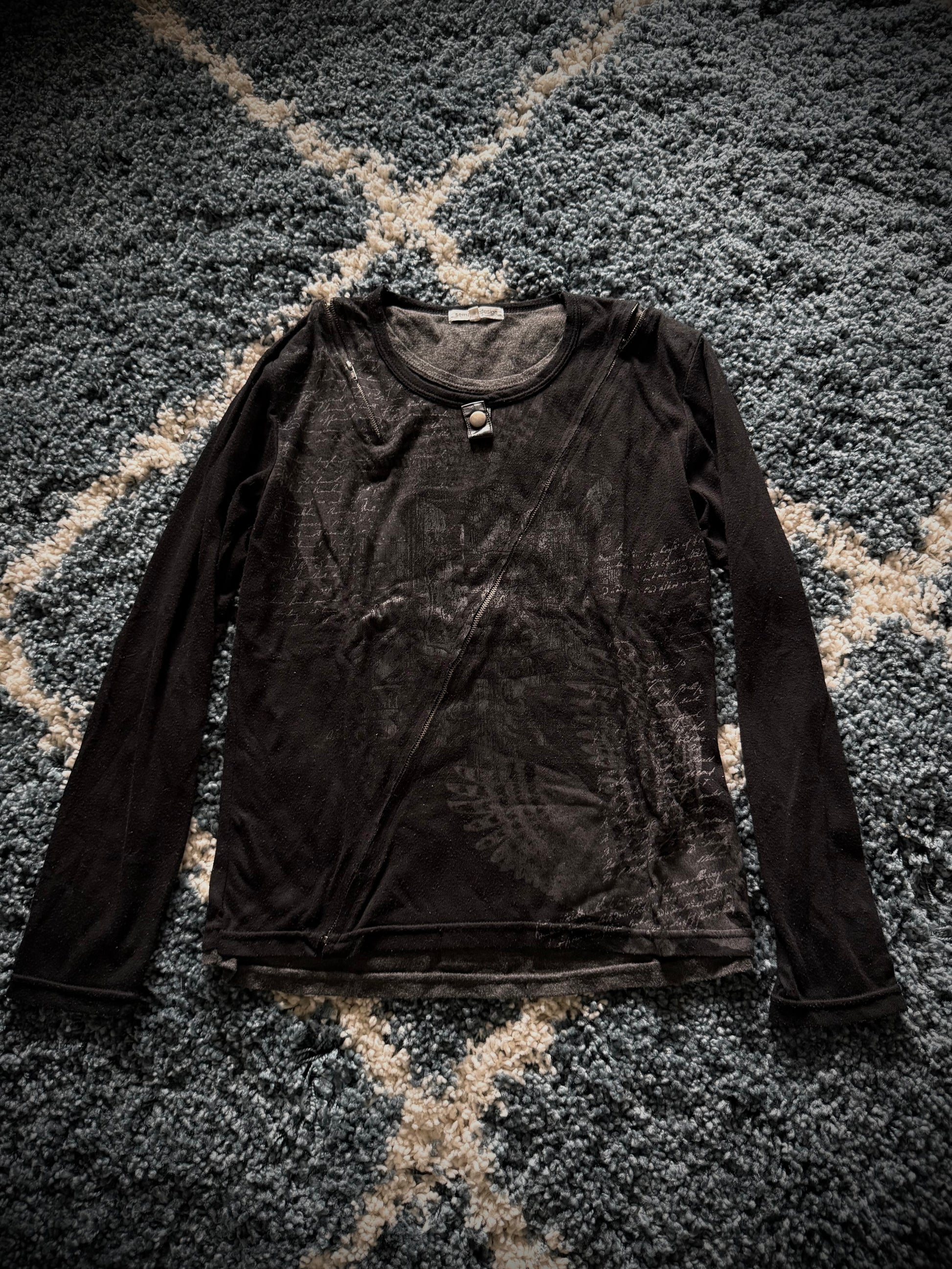 Semantic Design Asymetrical zipper poem longsleeve