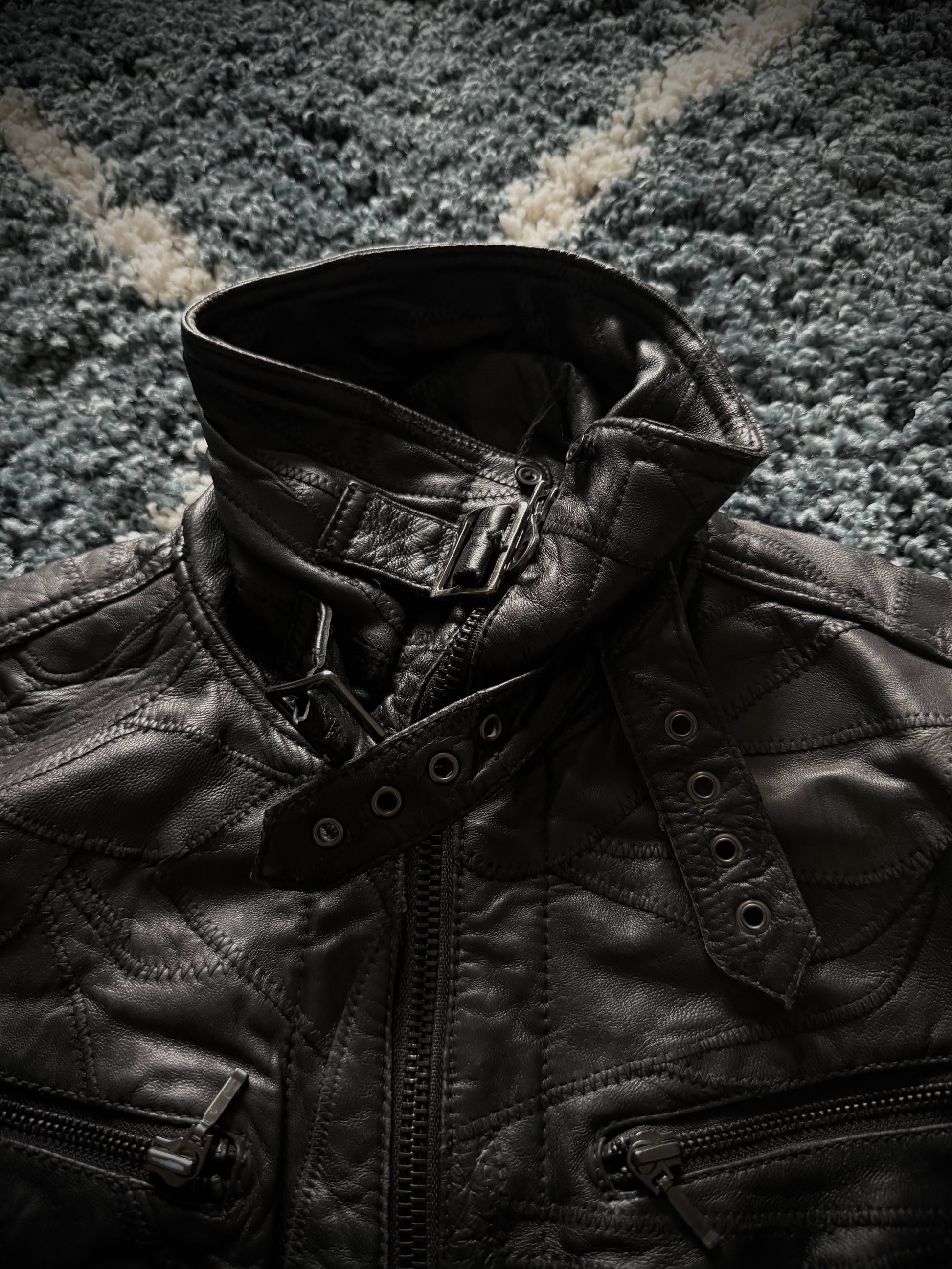 All the way scar stitched bondadge leather rider