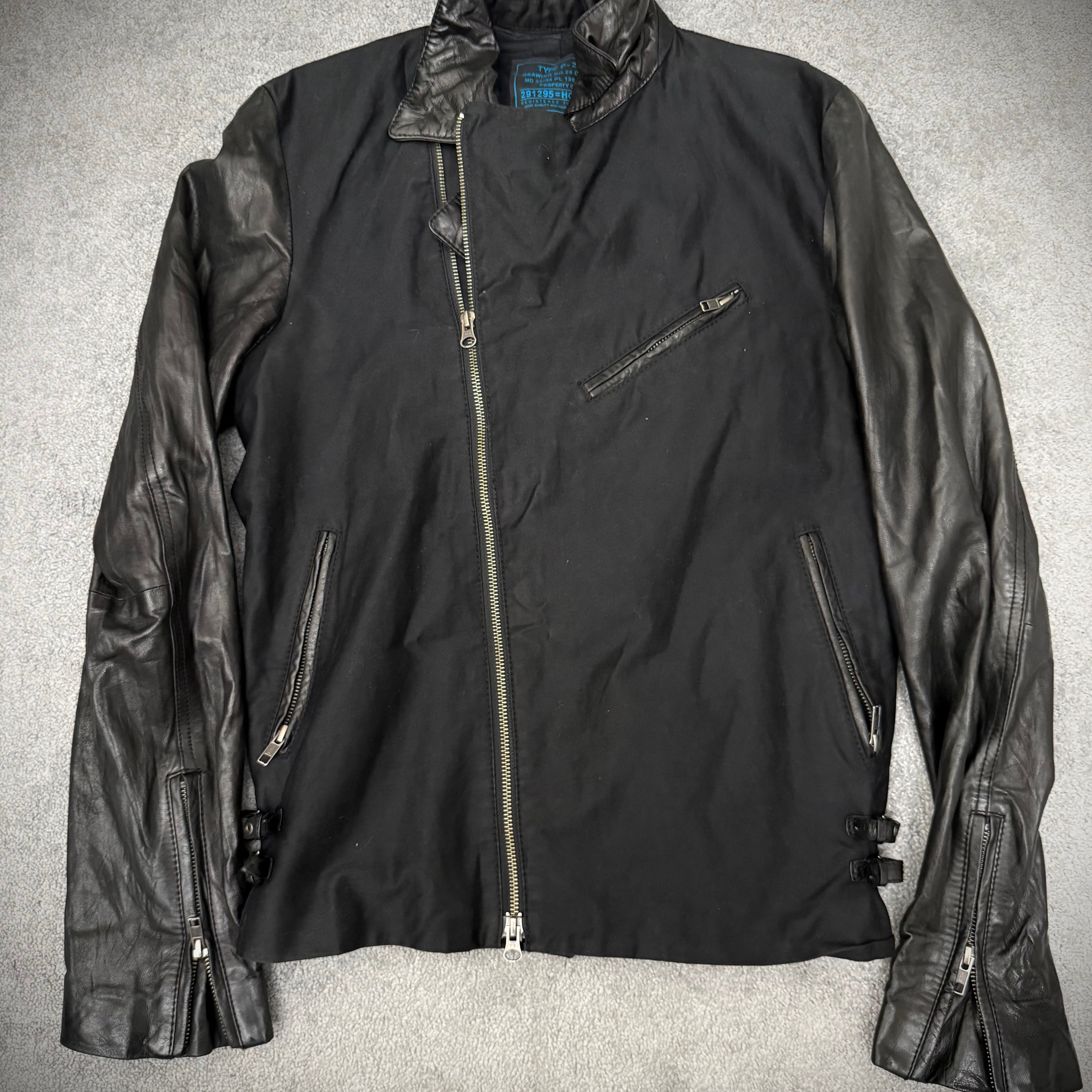 291295 = HOMME Hybrider Asymetrical jacket