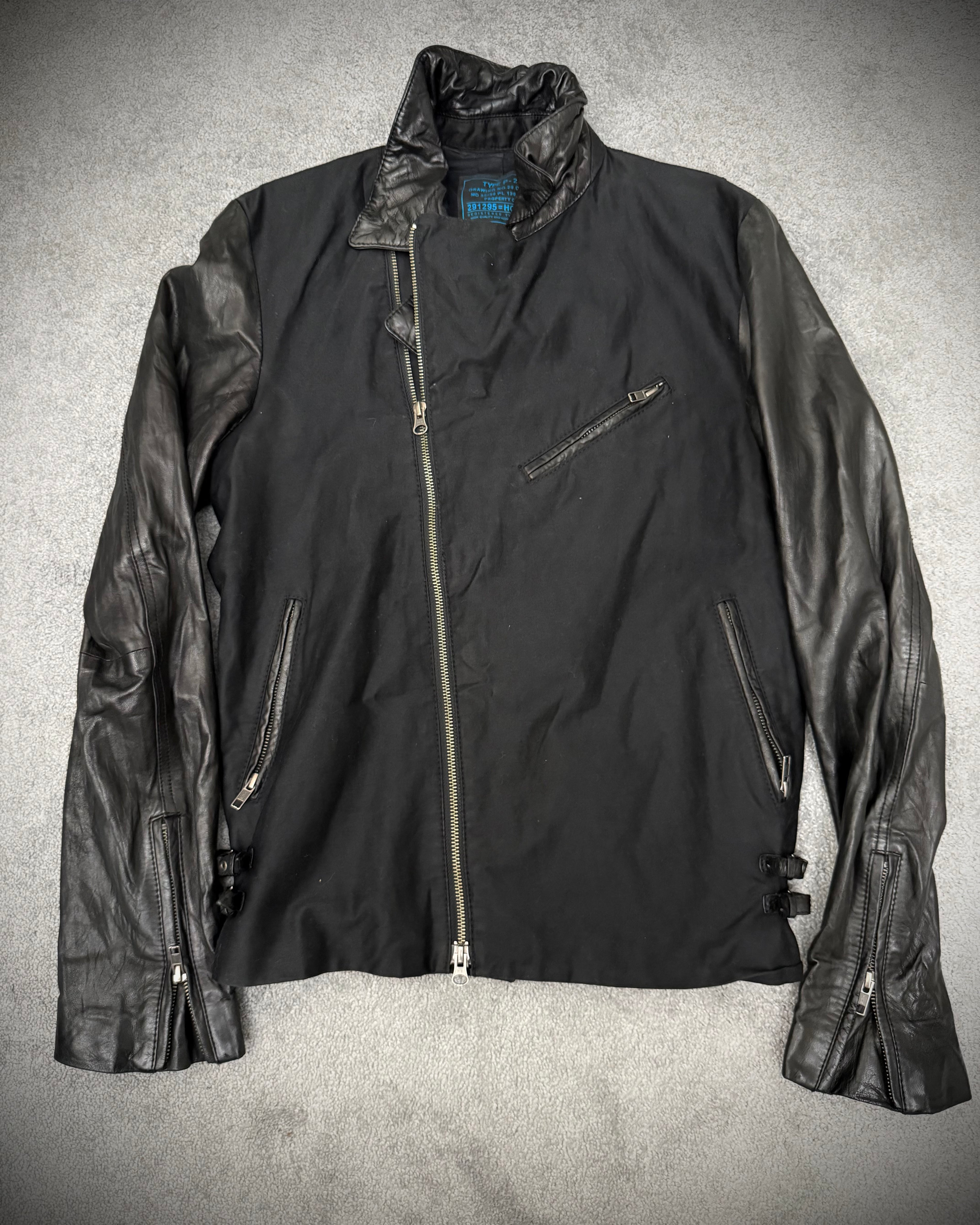 291295 = HOMME Hybrider Asymetrical jacket