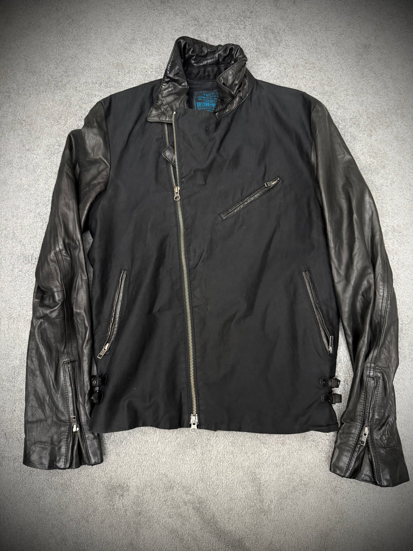 291295 = HOMME Hybrider Asymetrical jacket