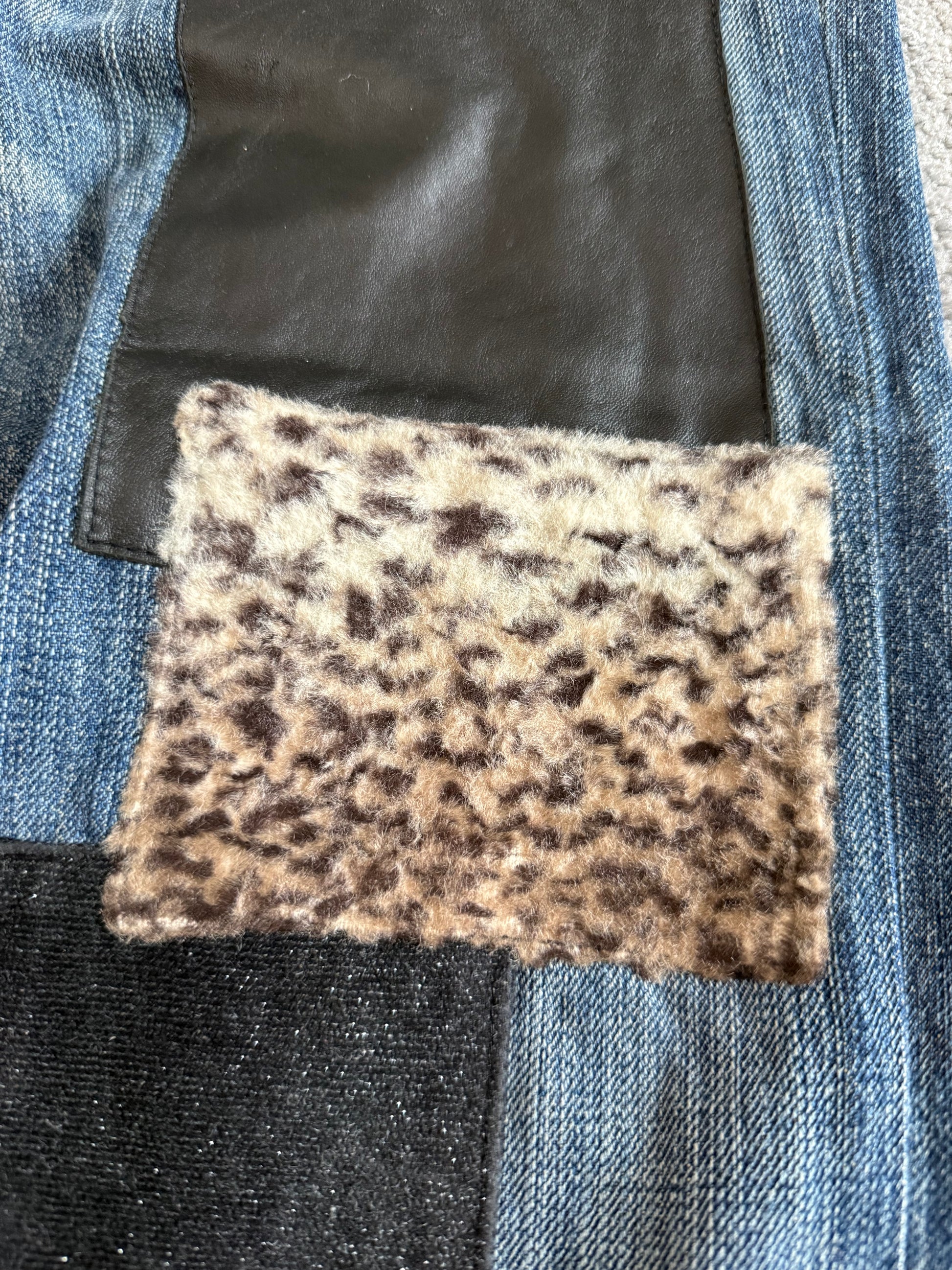 Schlussel snakecoin Leopard patched flared jeans