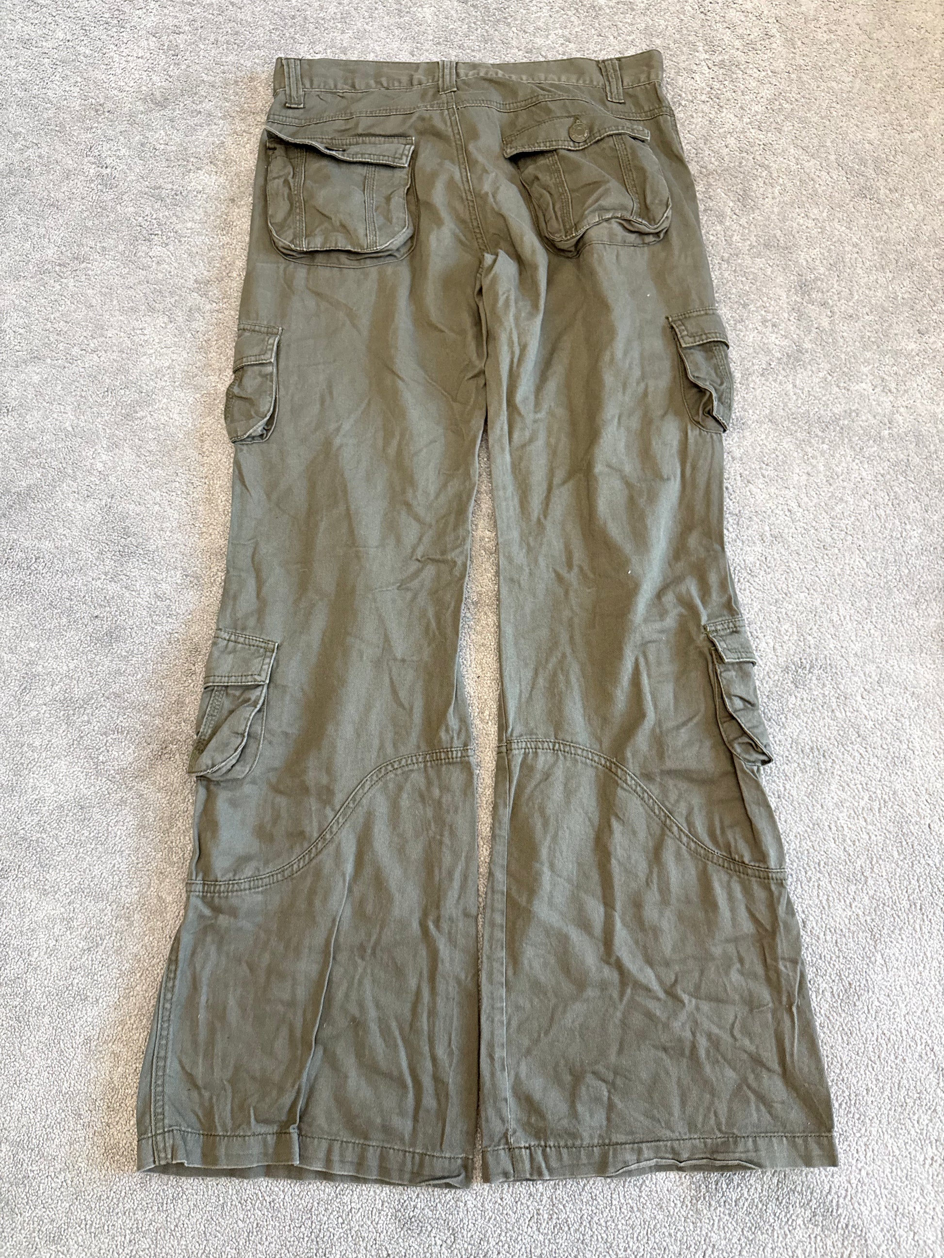 Lowbox parachute cargo flared pants