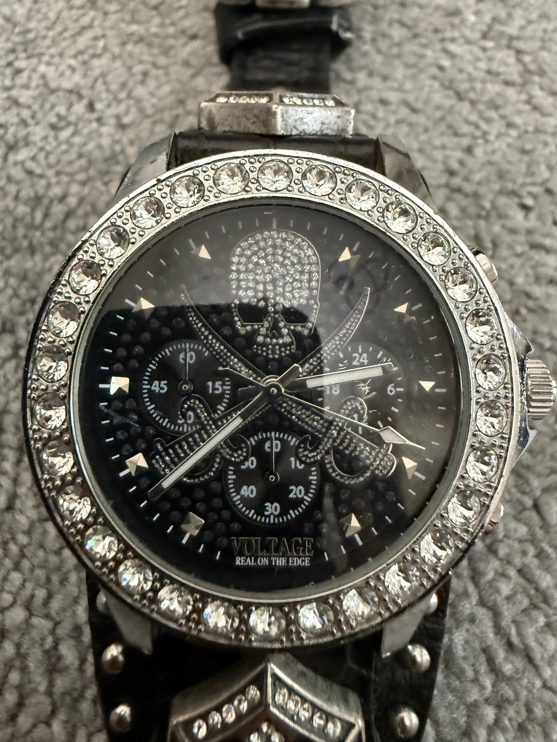 Voltage rhinestone skull watch