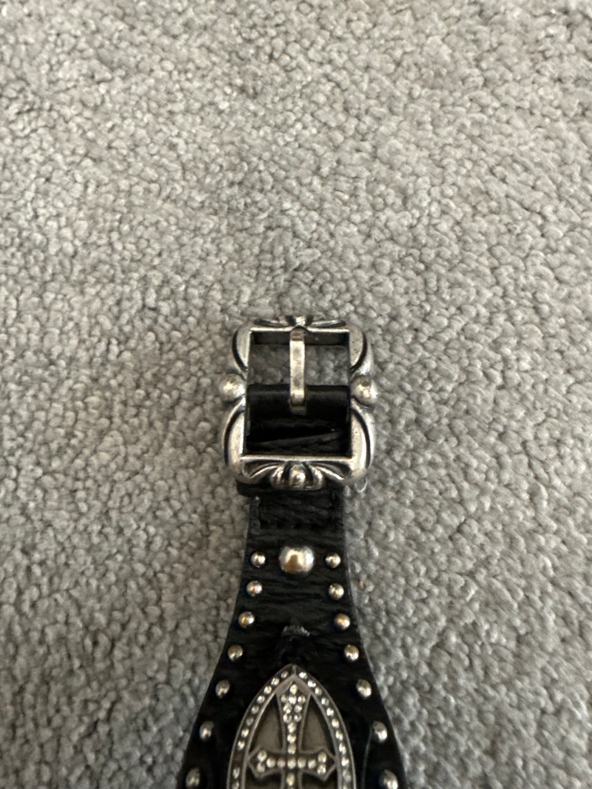 Voltage rhinestone skull watch