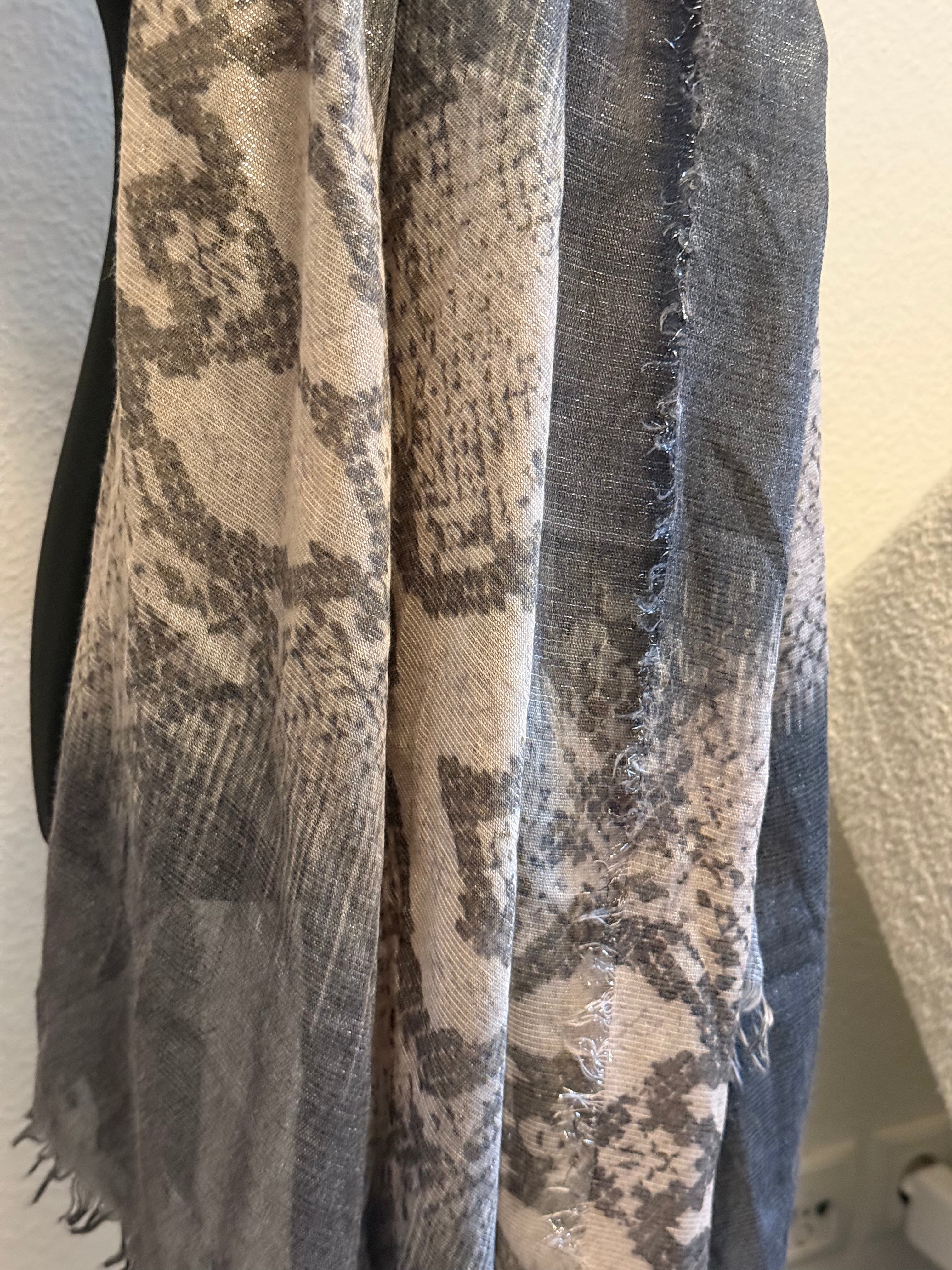 Snakeskin shiny mutant scarf