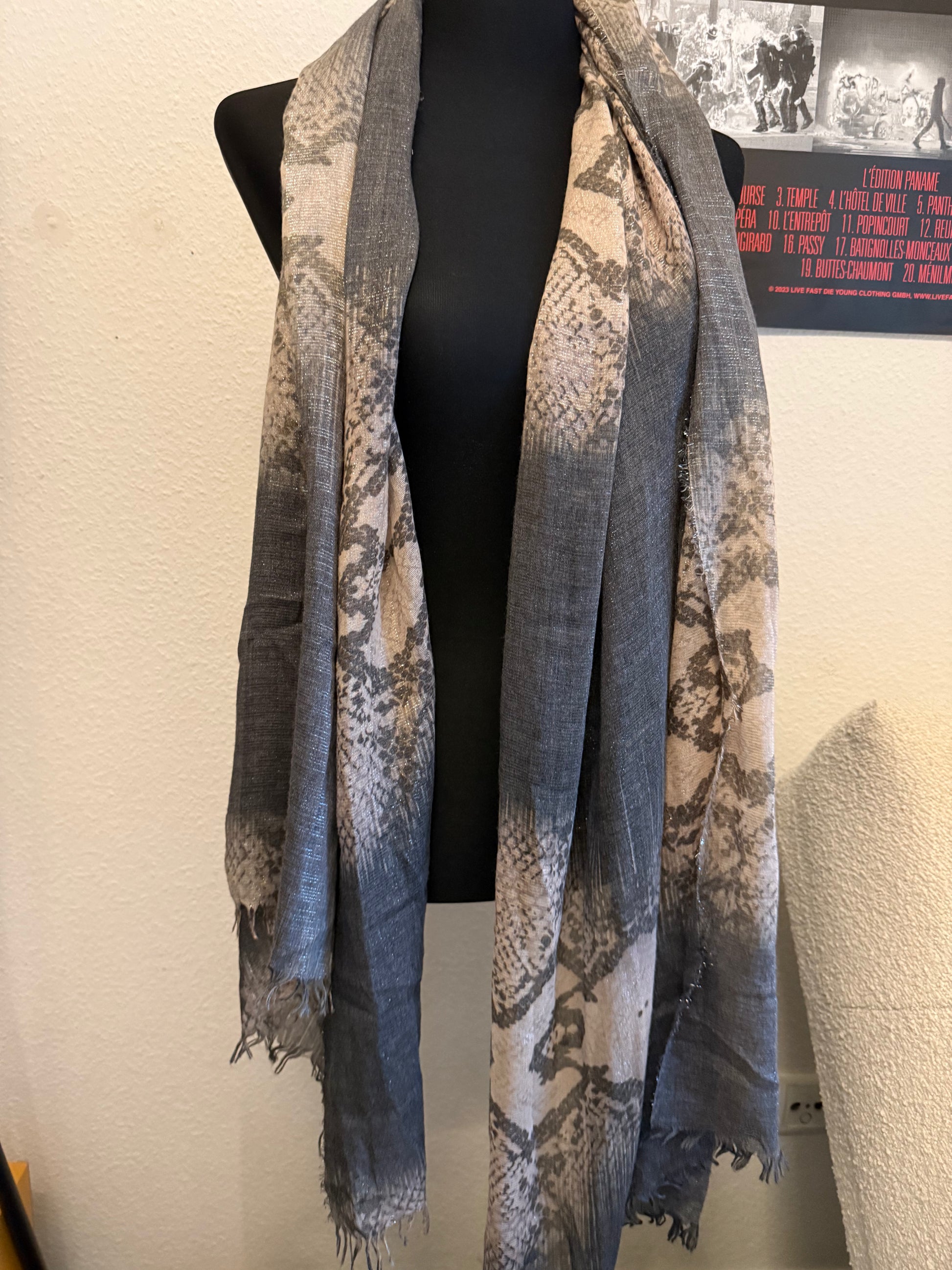 Snakeskin shiny mutant scarf