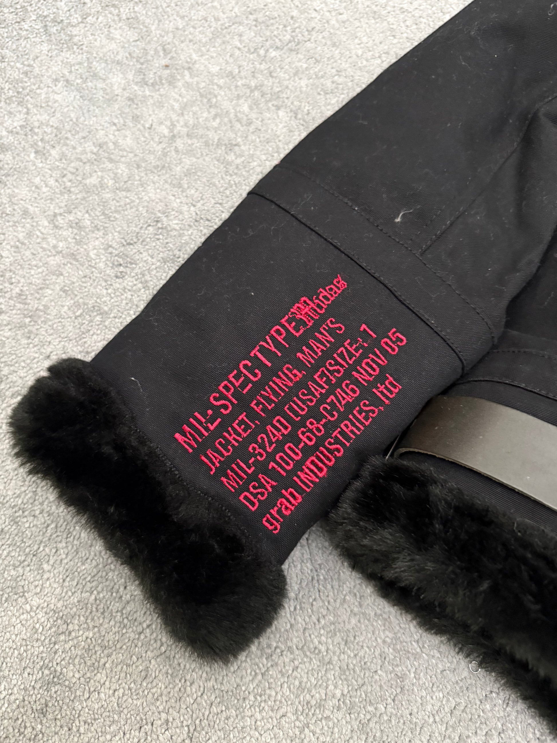 Midas 00“s Asymmetrical Flight Bomber fur jacket