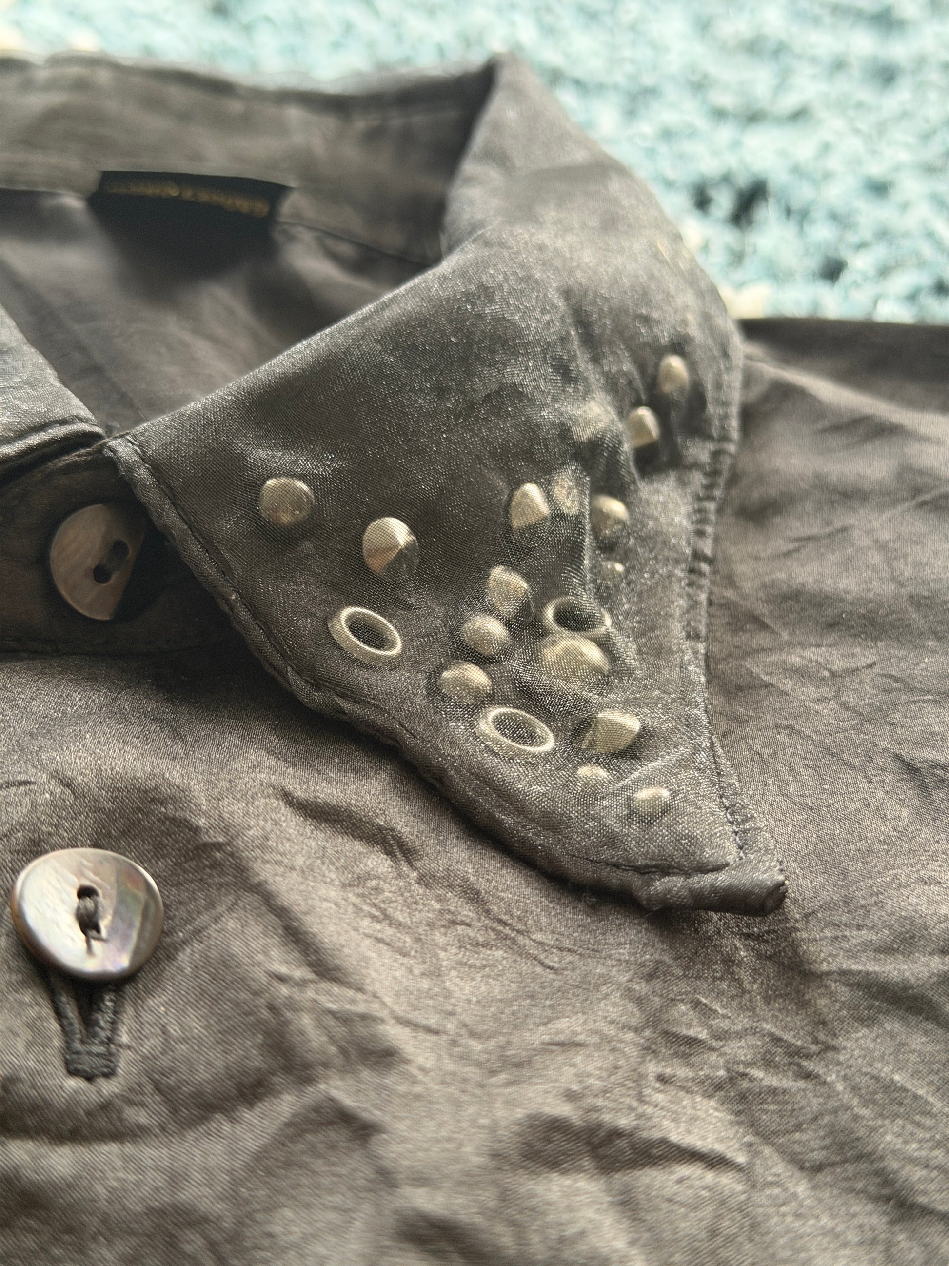 Grow hidden chain & studs dress shirt