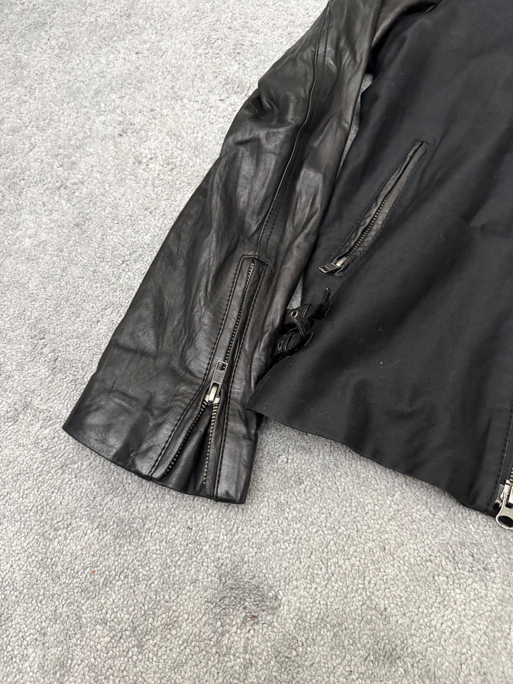 291295 = HOMME Hybrider Asymetrical jacket