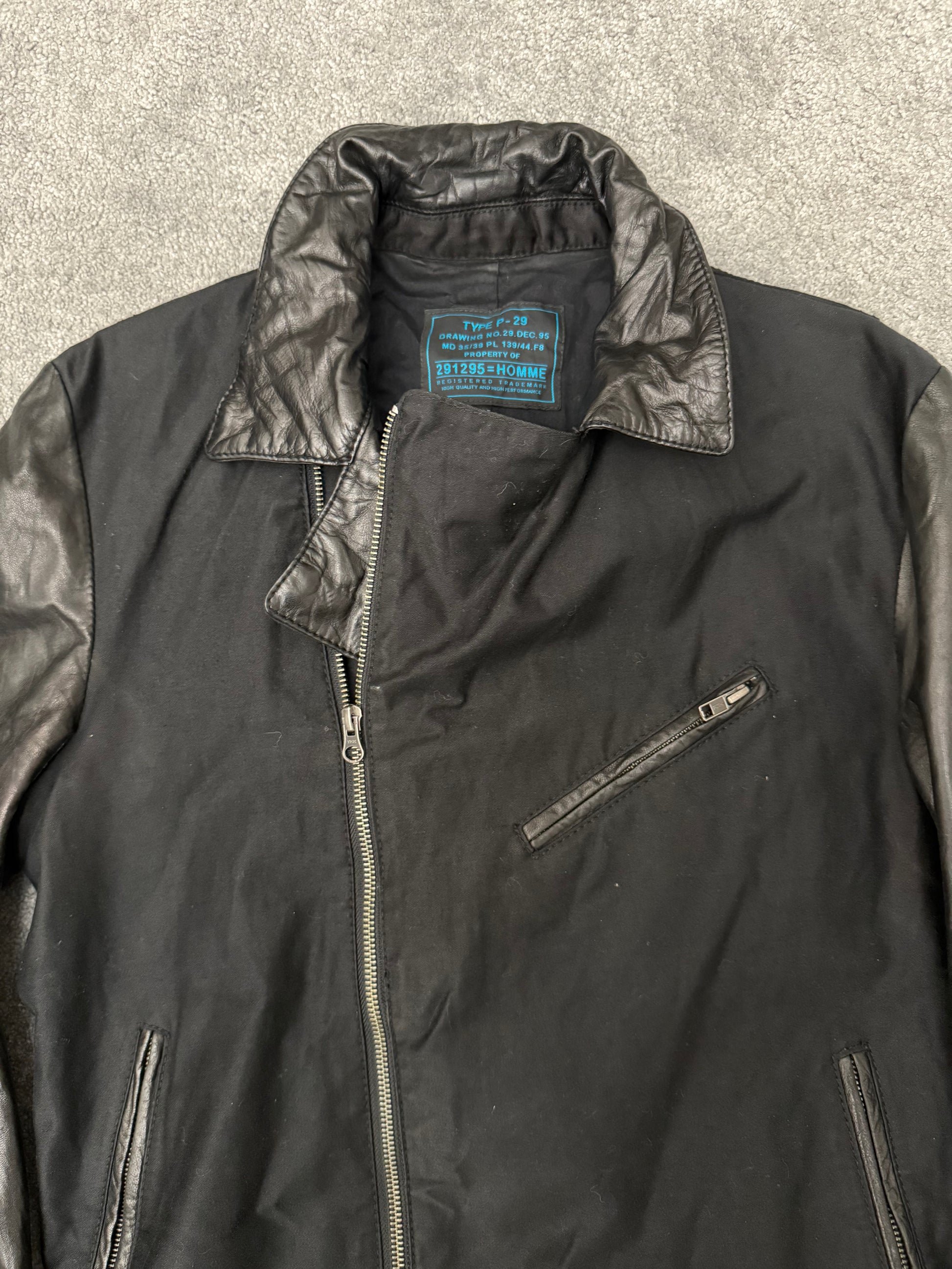 291295 = HOMME Hybrider Asymetrical jacket