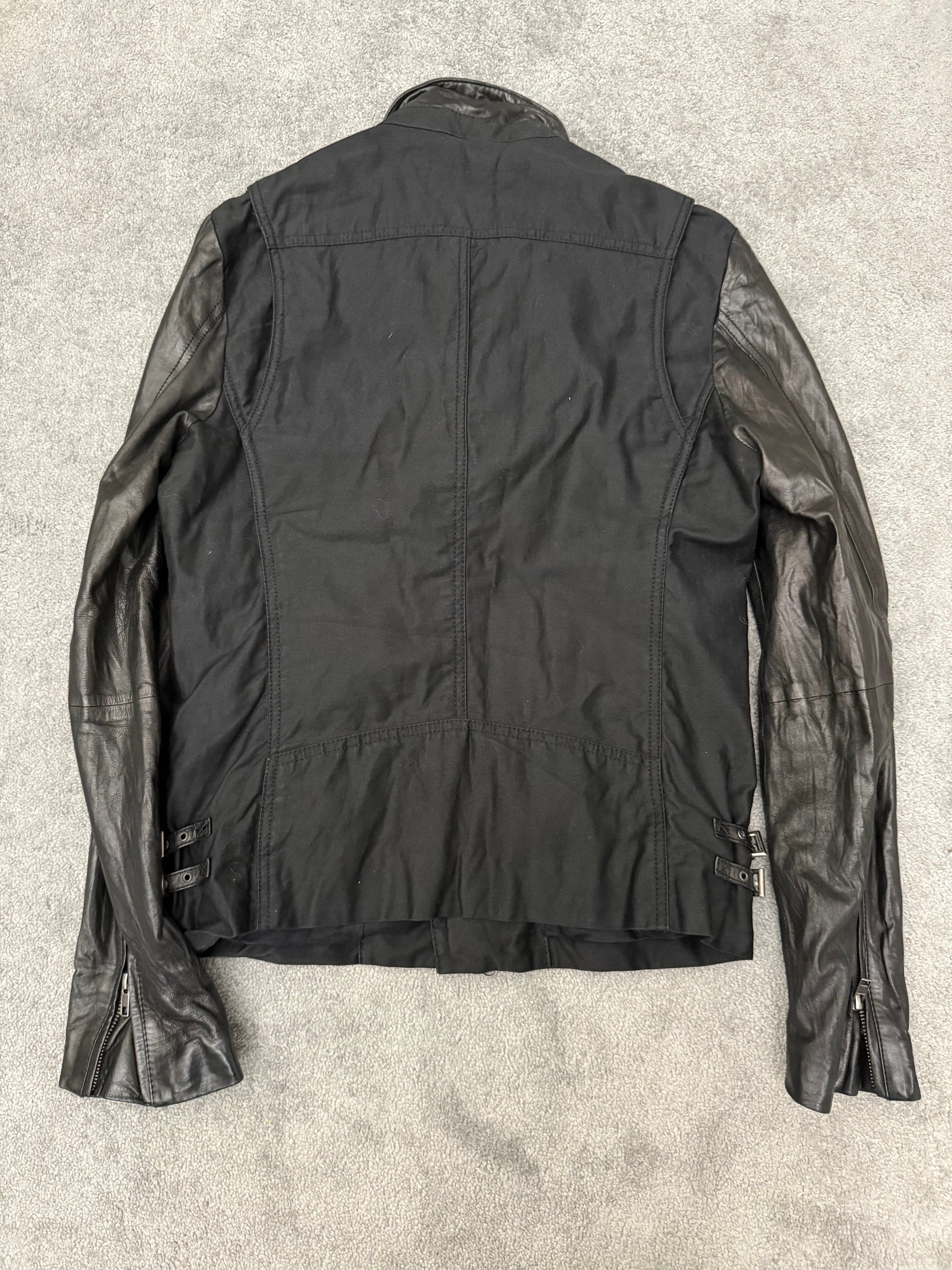 291295 = HOMME Hybrider Asymetrical jacket