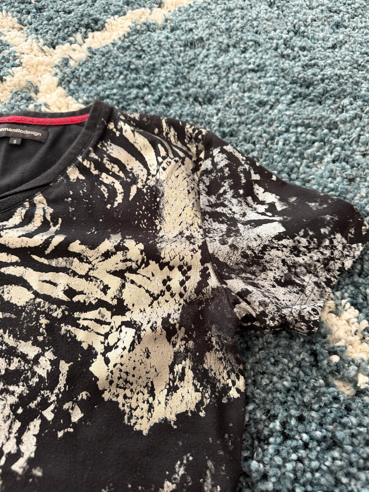 Semantic Design Shiny Animal Wildlife Shirt