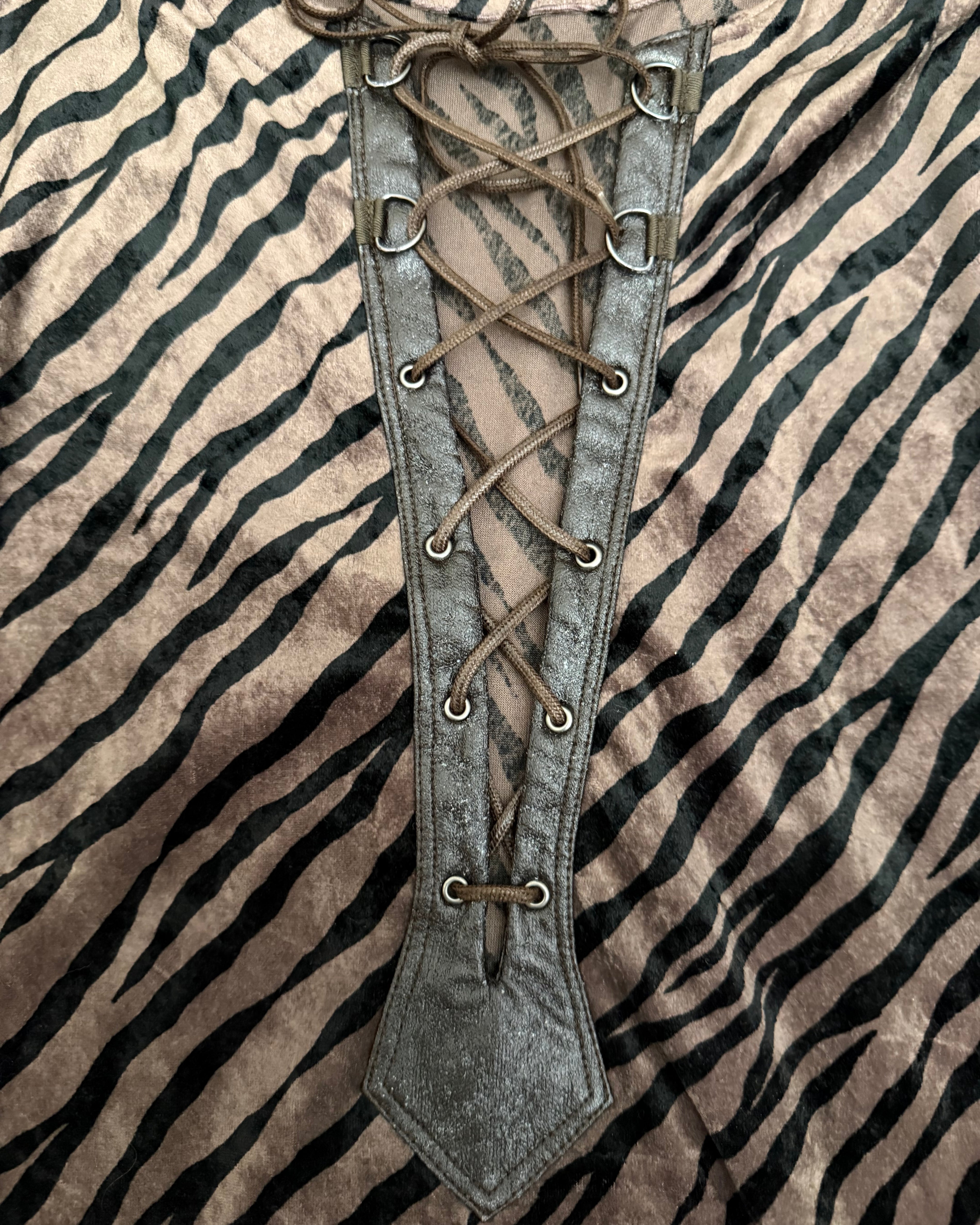 Tornado Mart Dark Shadow Zebra Laced Up Longsleeve