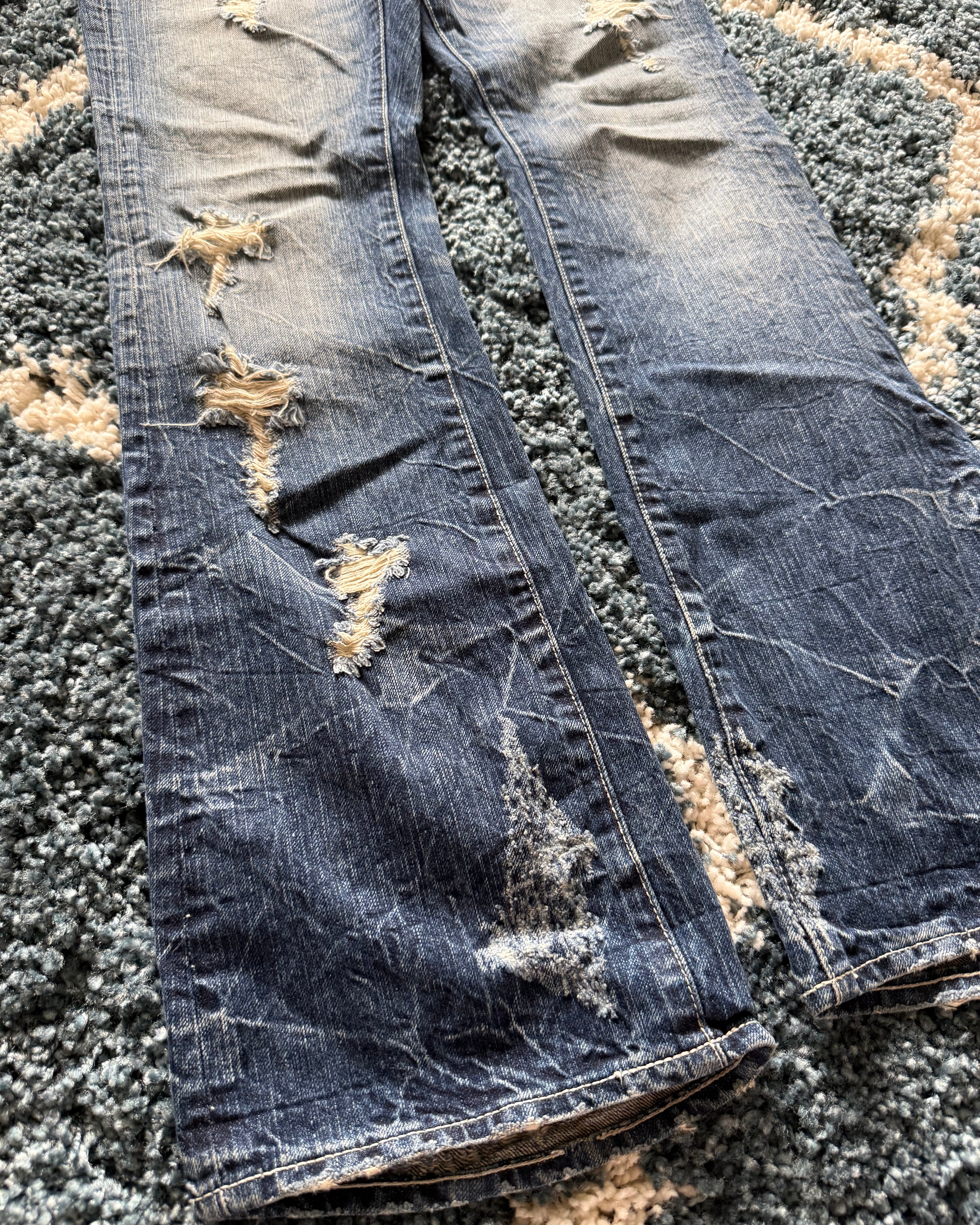 Cavaria studded pocket honeycomb flared jeans
