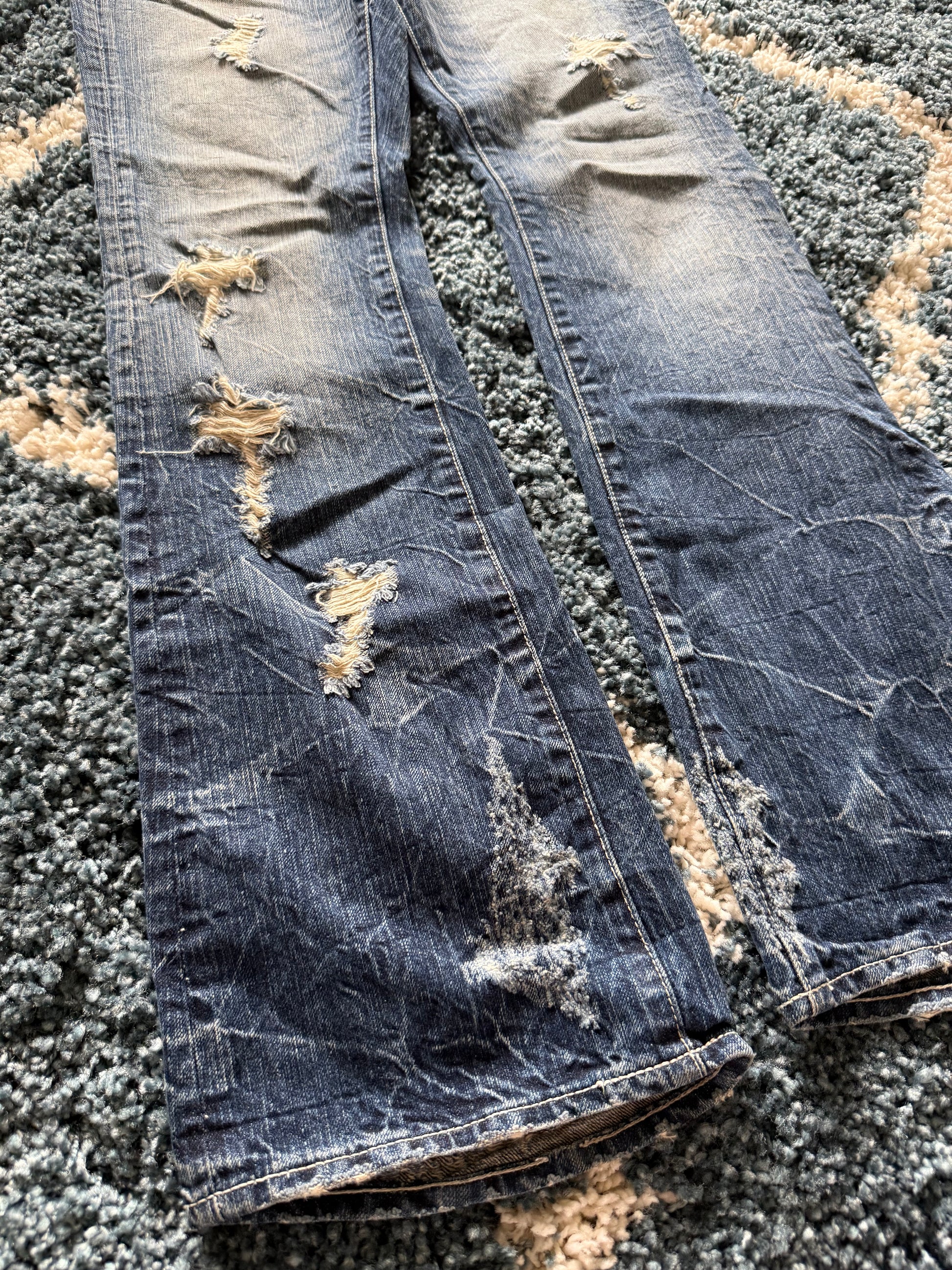 Cavaria studded pocket honeycomb flared jeans