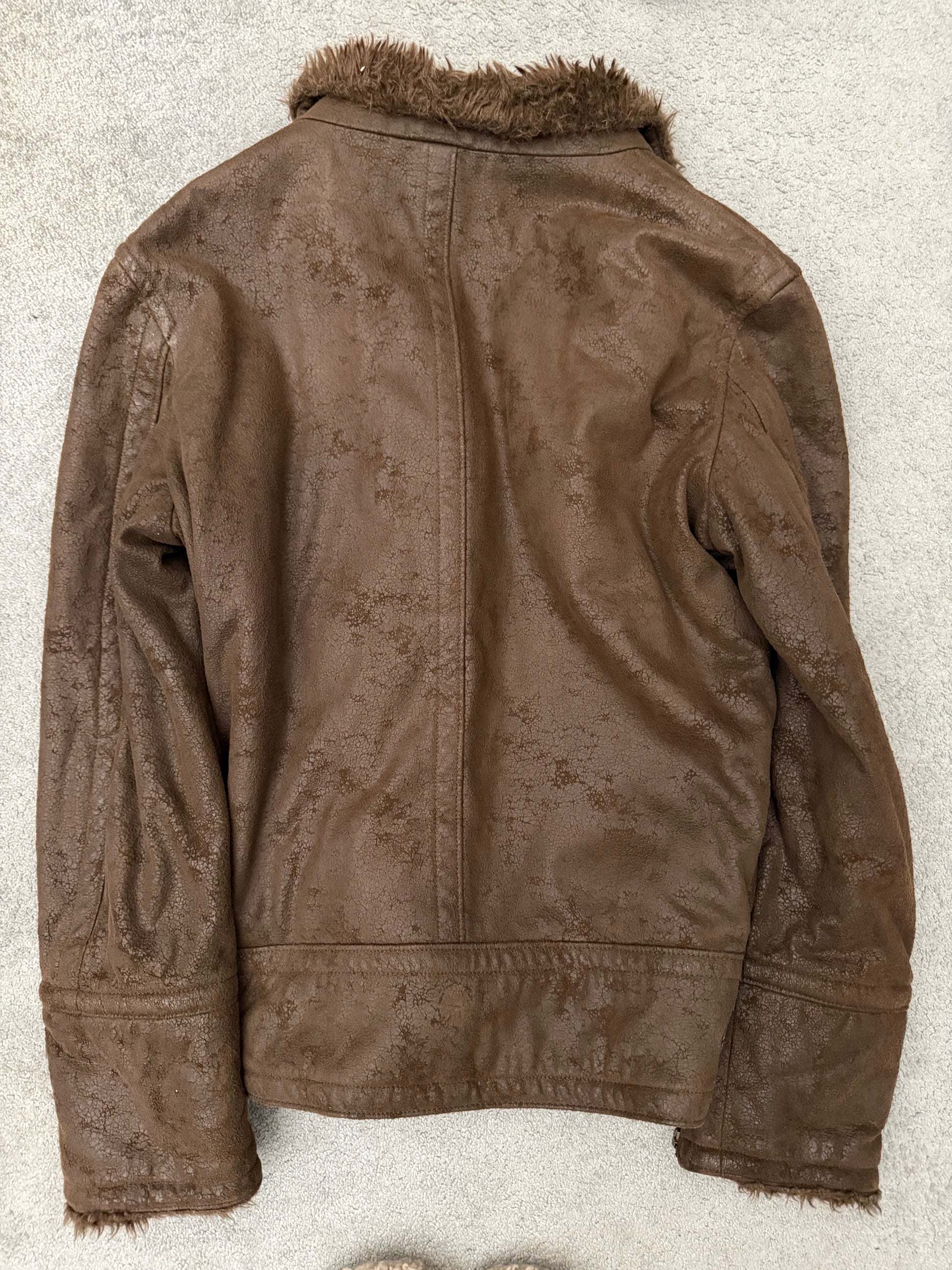 Tornado Mart 00‘s belted cracked waxed fur jacket