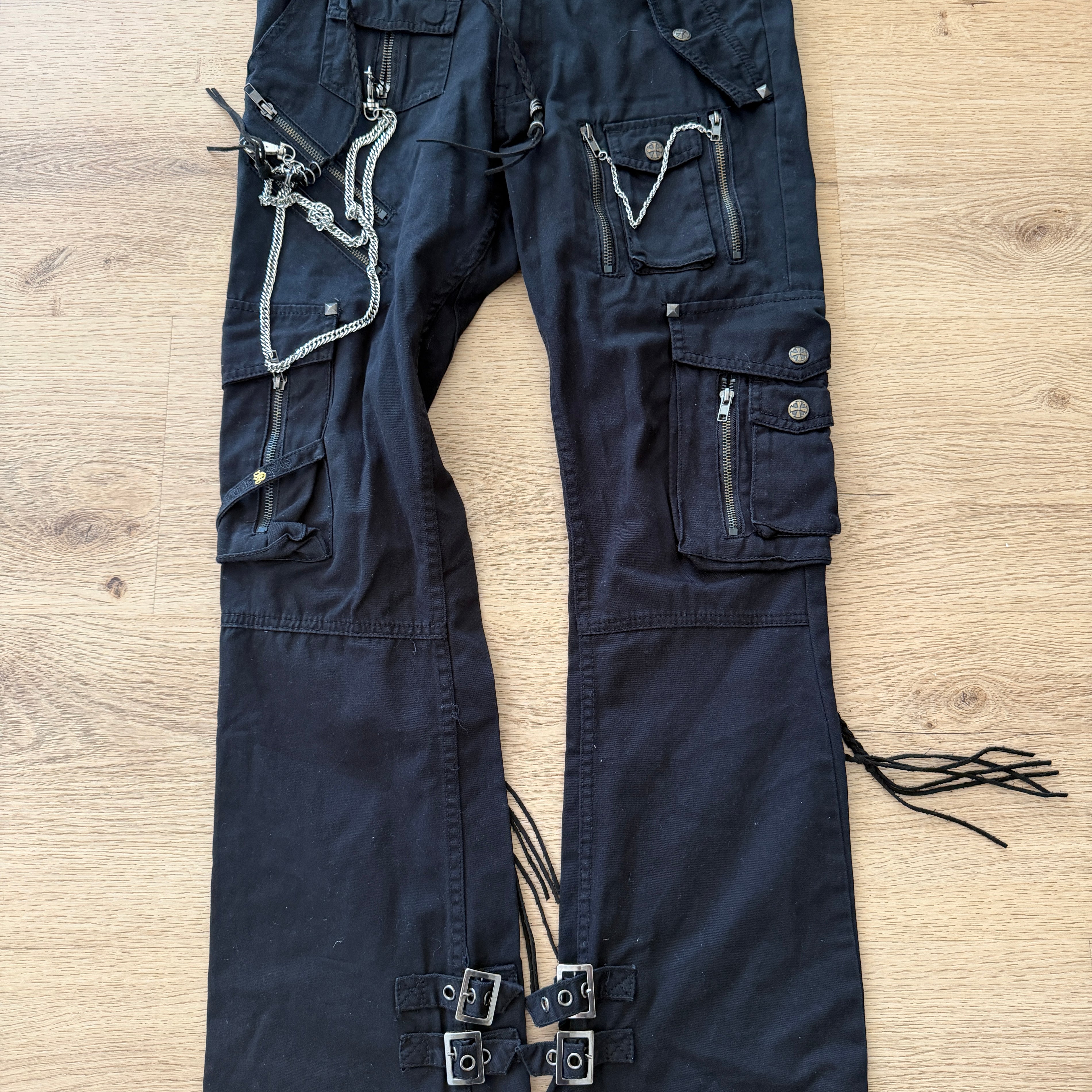 Midas 00‘s „4 x Laces“ Chained Flared Pants