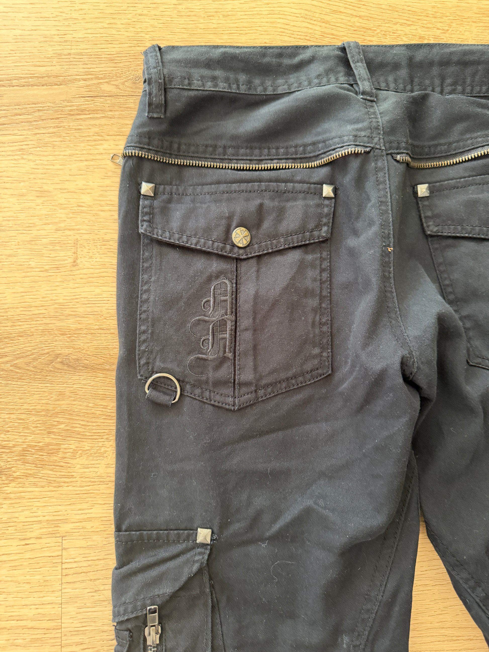 Midas 00‘s „4 x Laces“ Chained Flared Pants