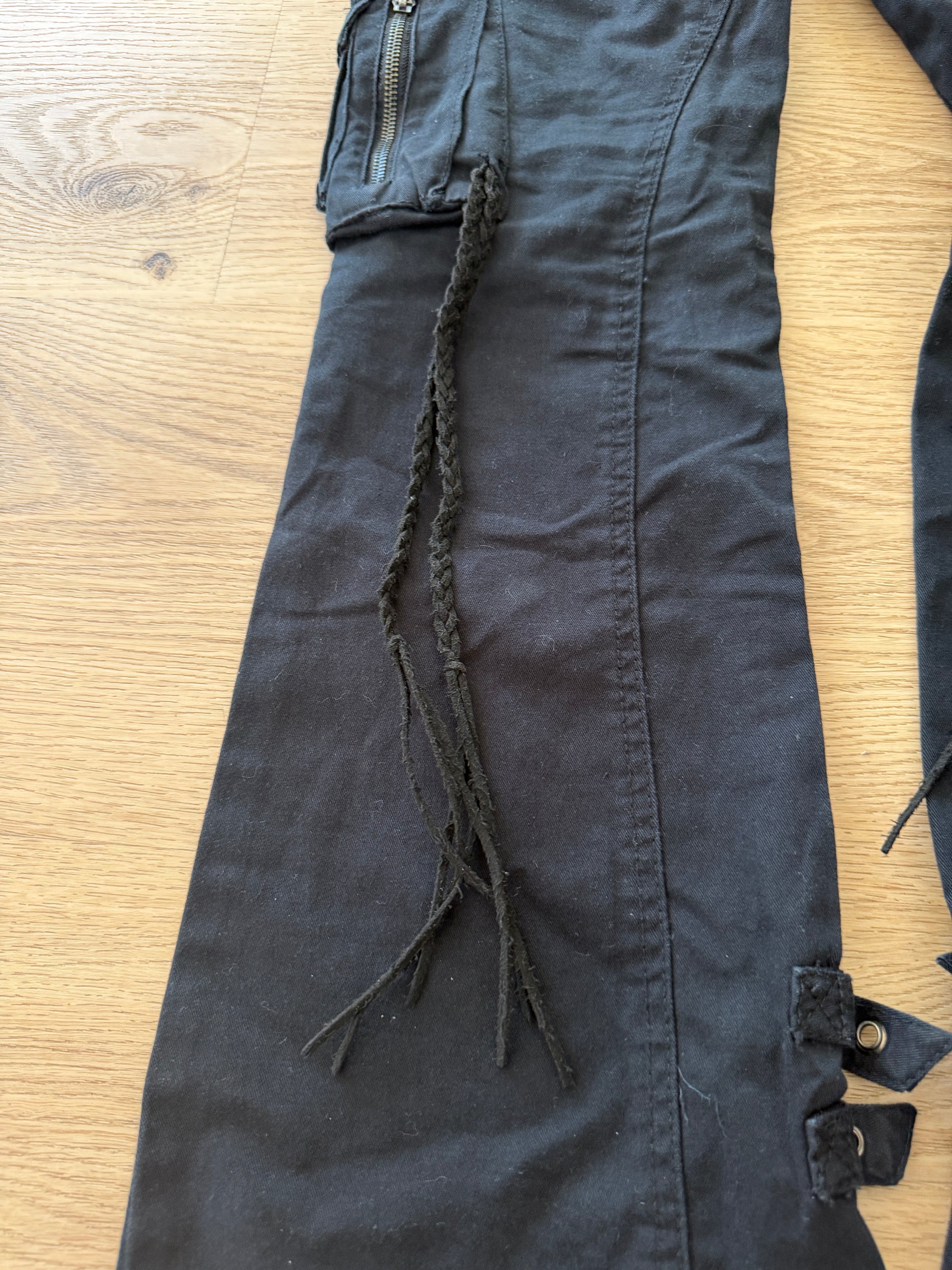 Midas 00‘s „4 x Laces“ Chained Flared Pants
