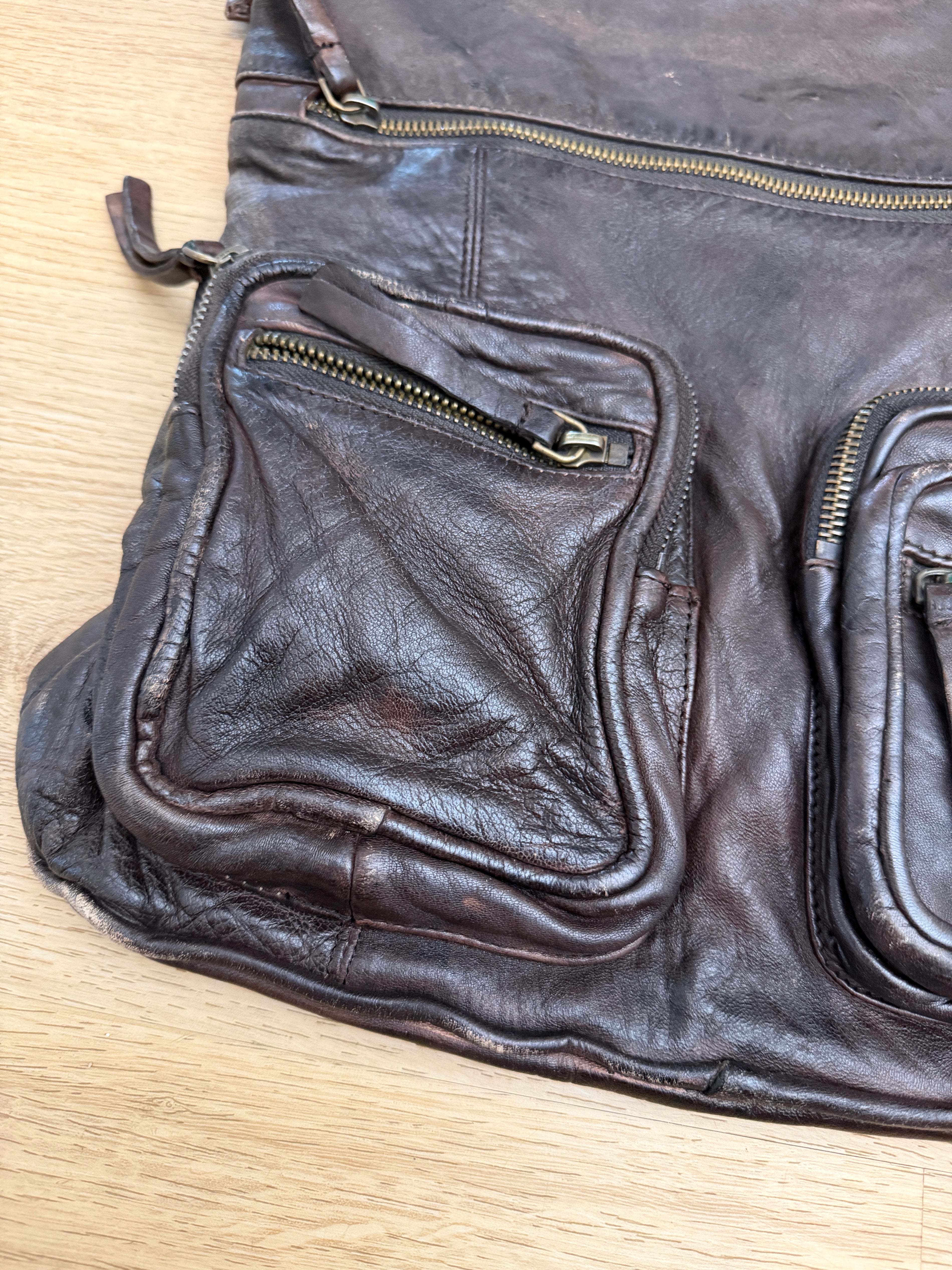 Quadra Leather Slingbag