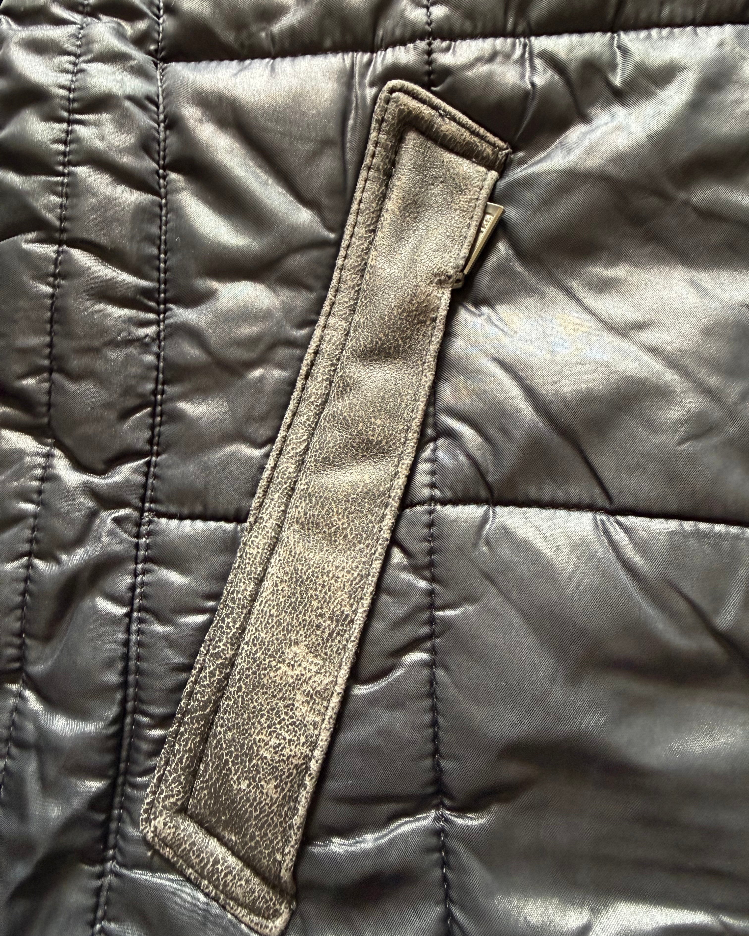 Tornado Mart Leather strap details puffer