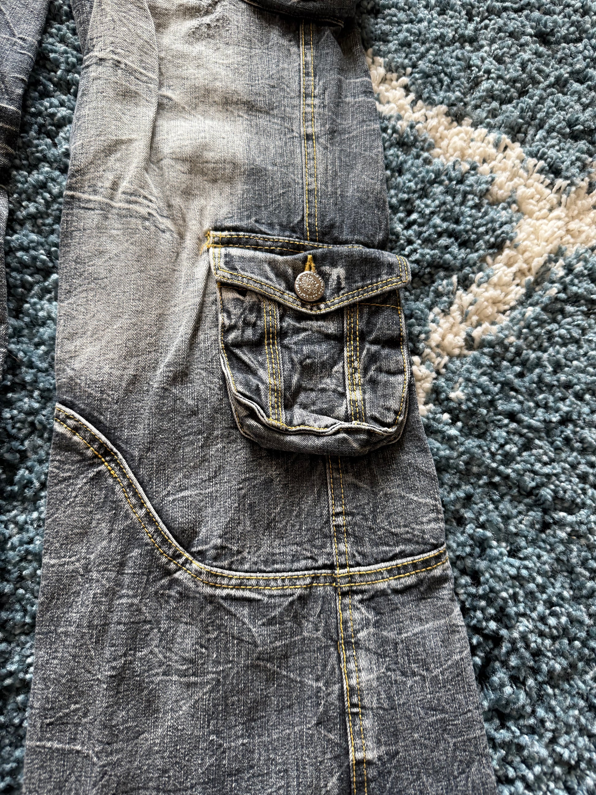 Lowbox flared multi cargo pants