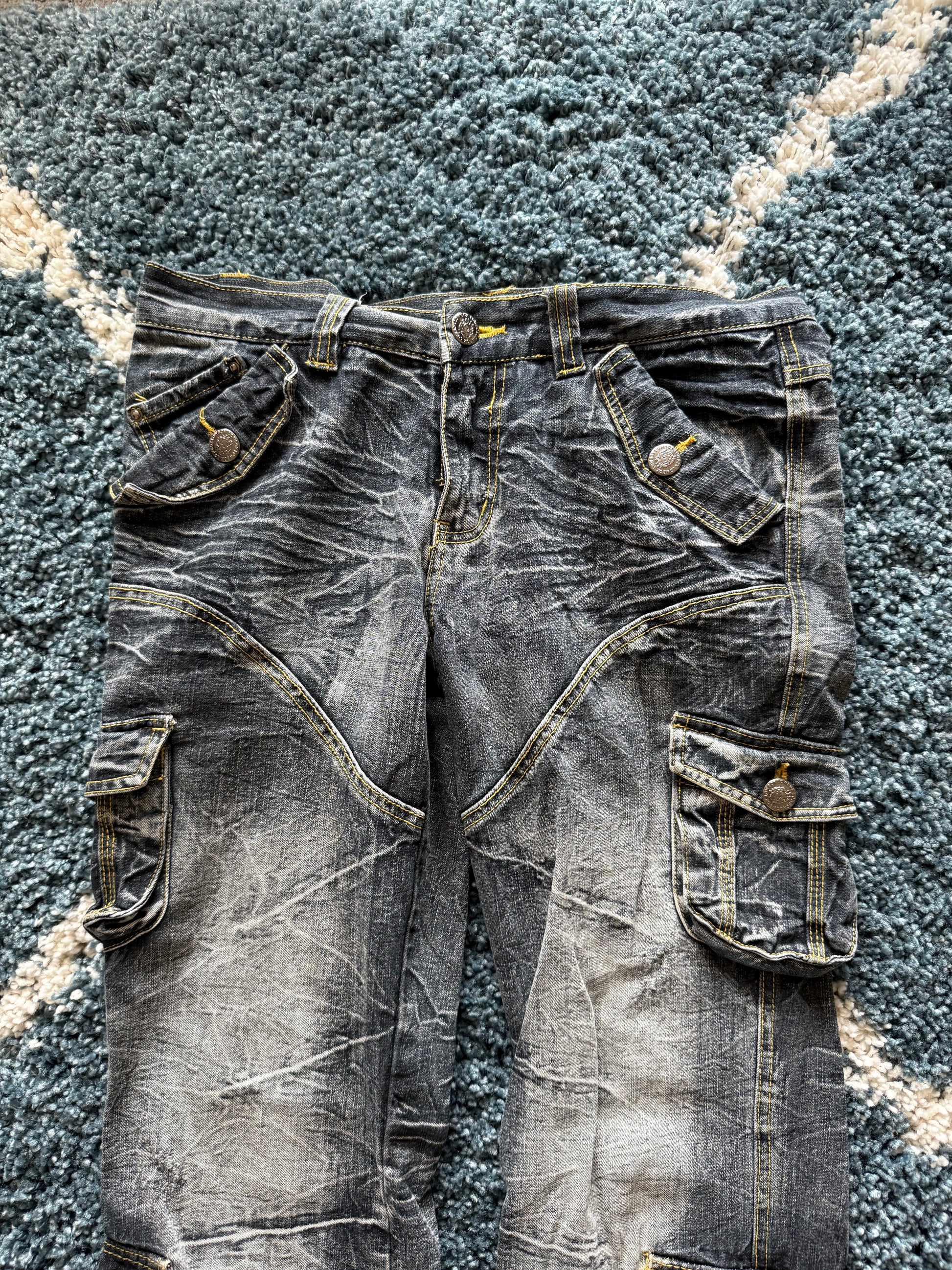 Lowbox flared multi cargo pants
